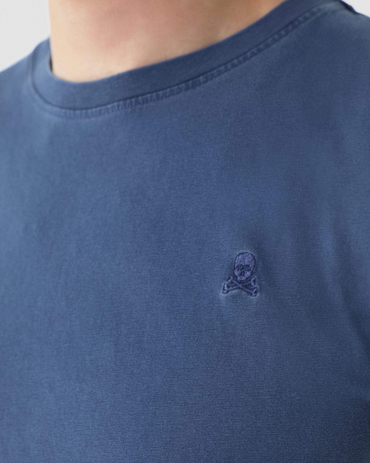 CAMISETA GARMENT DYE ALGODÓN CALAVERA
