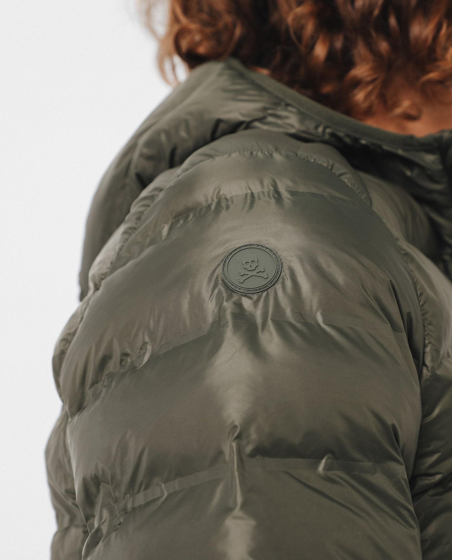 CHAQUETA ECO ACOLCHADA CAPUCHA