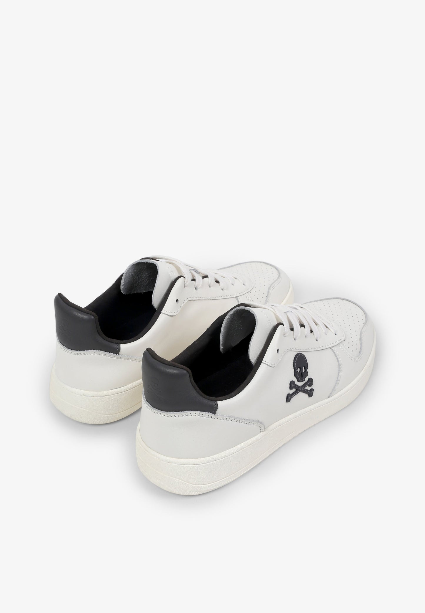 SNEAKERS PIEL DETALLES CONTRASTES