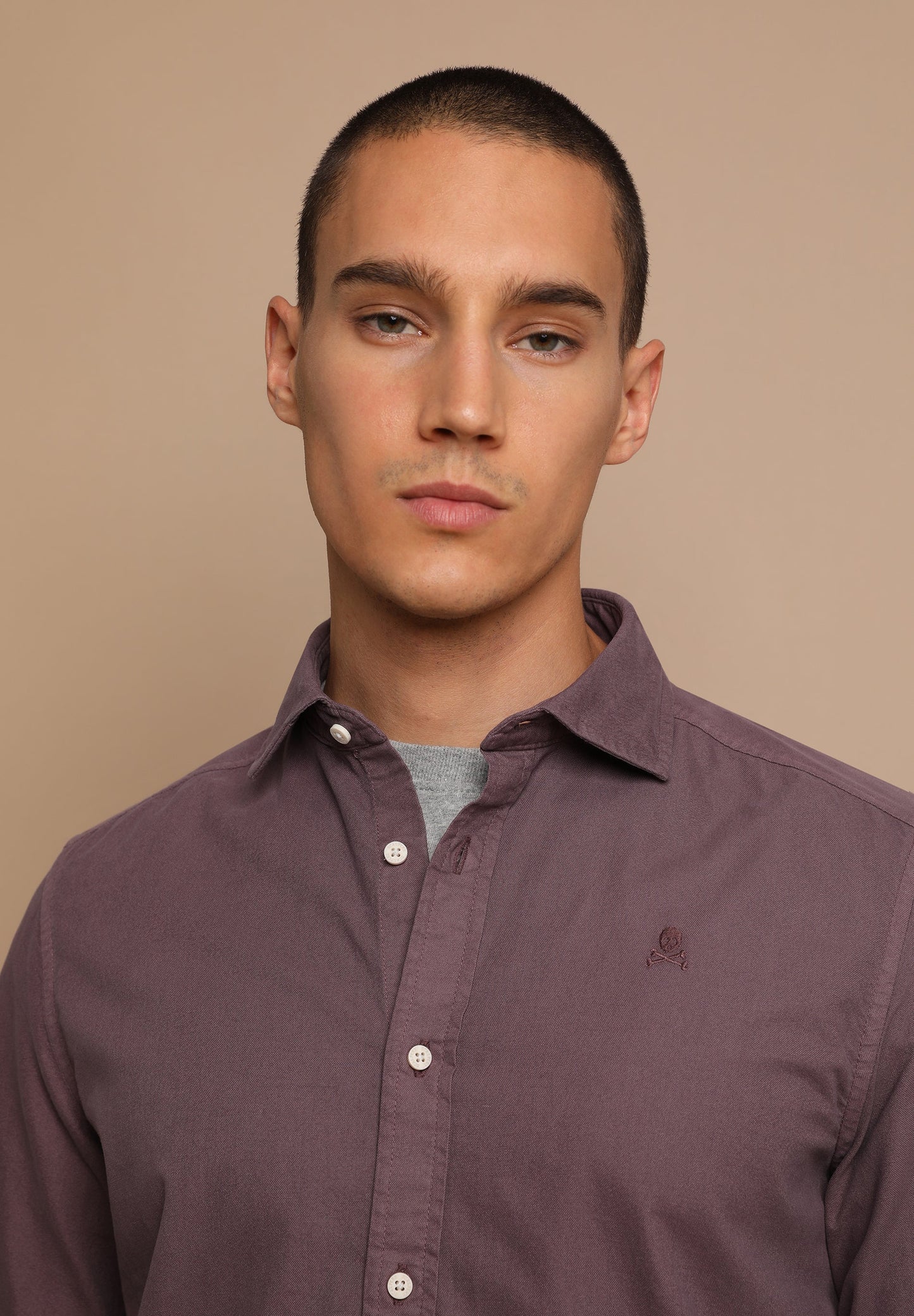 CAMISA OXFORD CALAVERA