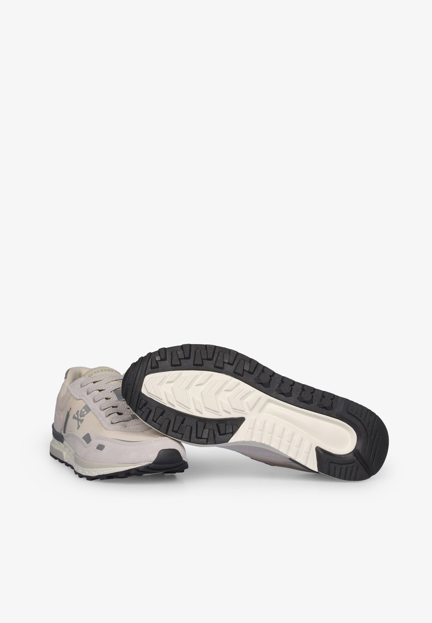 SNEAKERS CALAVERA DETALLE COSTURA