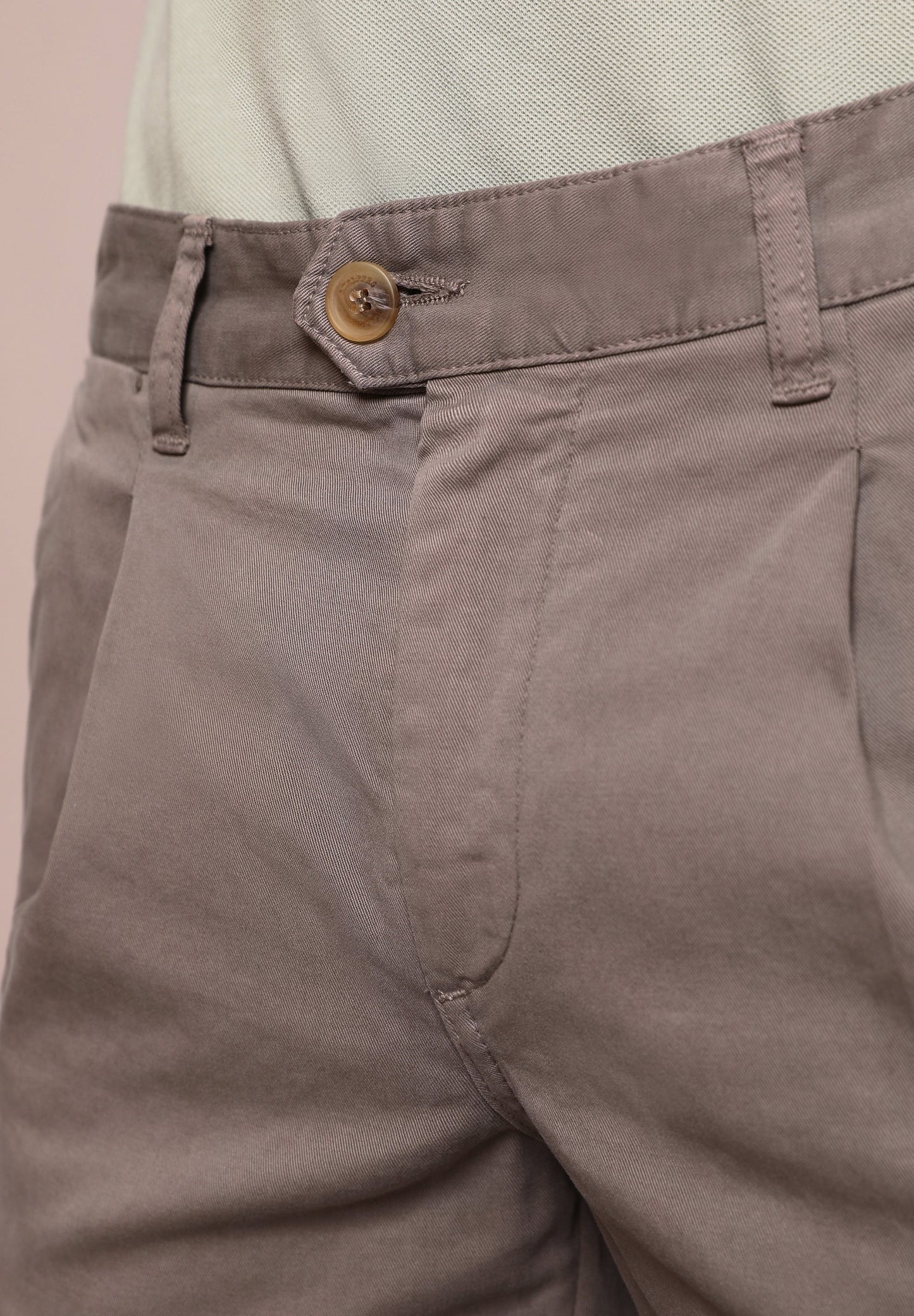 PANTALÓN CHINO PINZAS