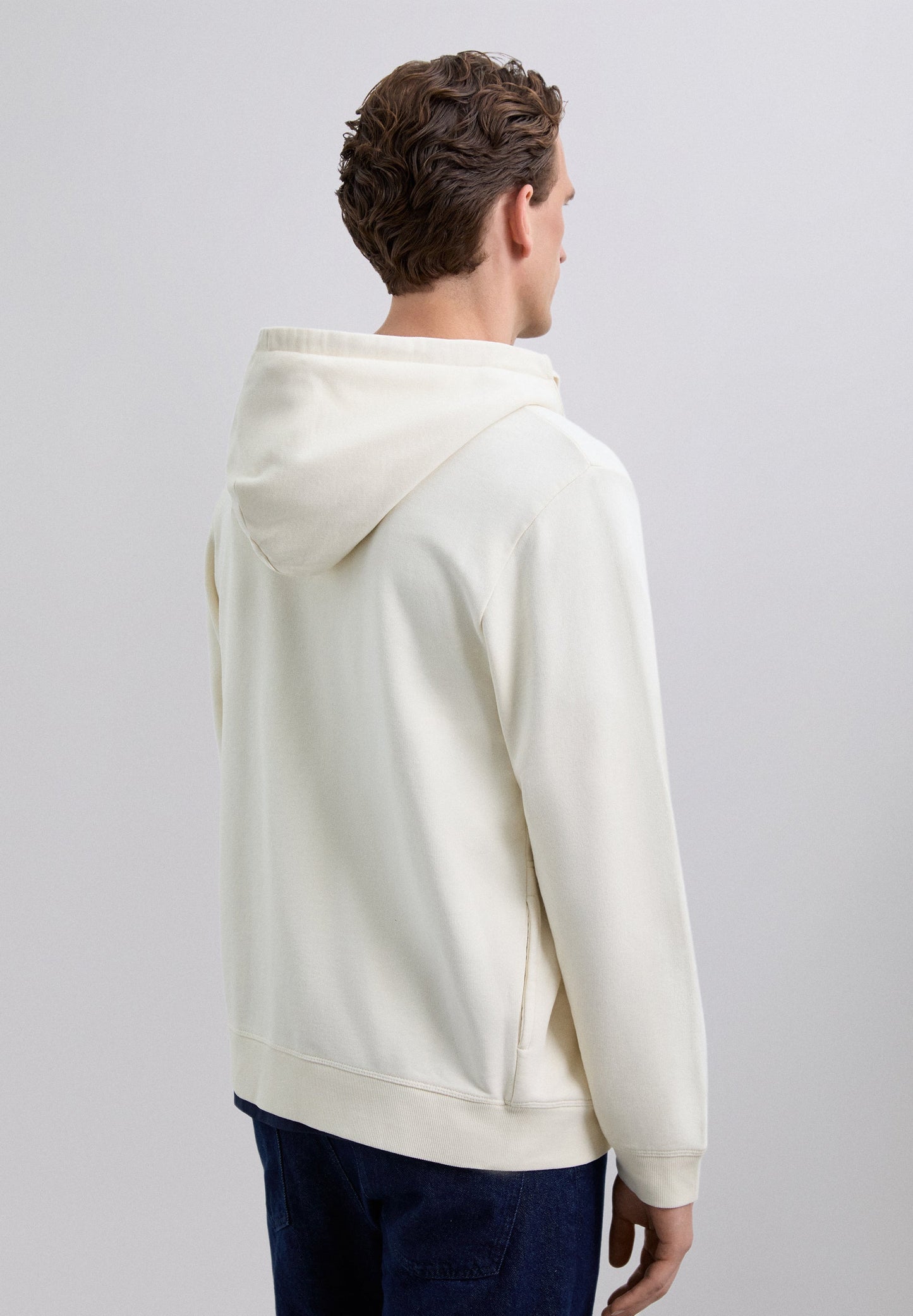 SUDADERA CAPUCHA BORDADA CONTRASTE