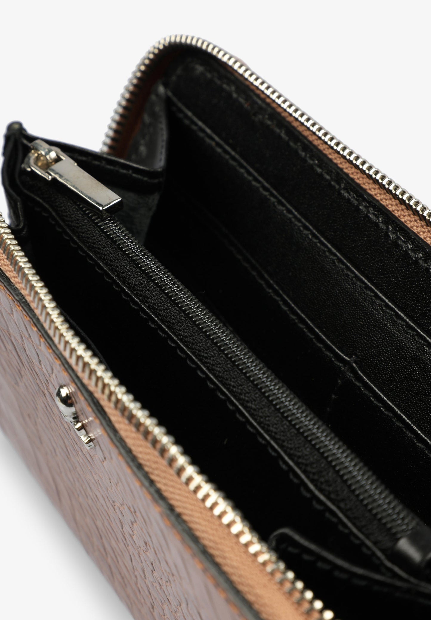 CARTERA PIEL GRABADA
