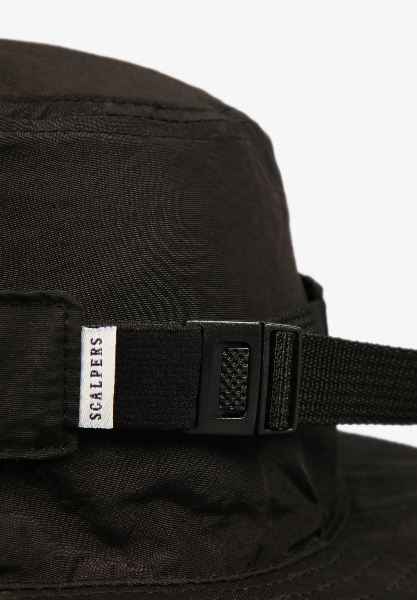 GORRO BUCKET CORDÓN AJUSTABLE