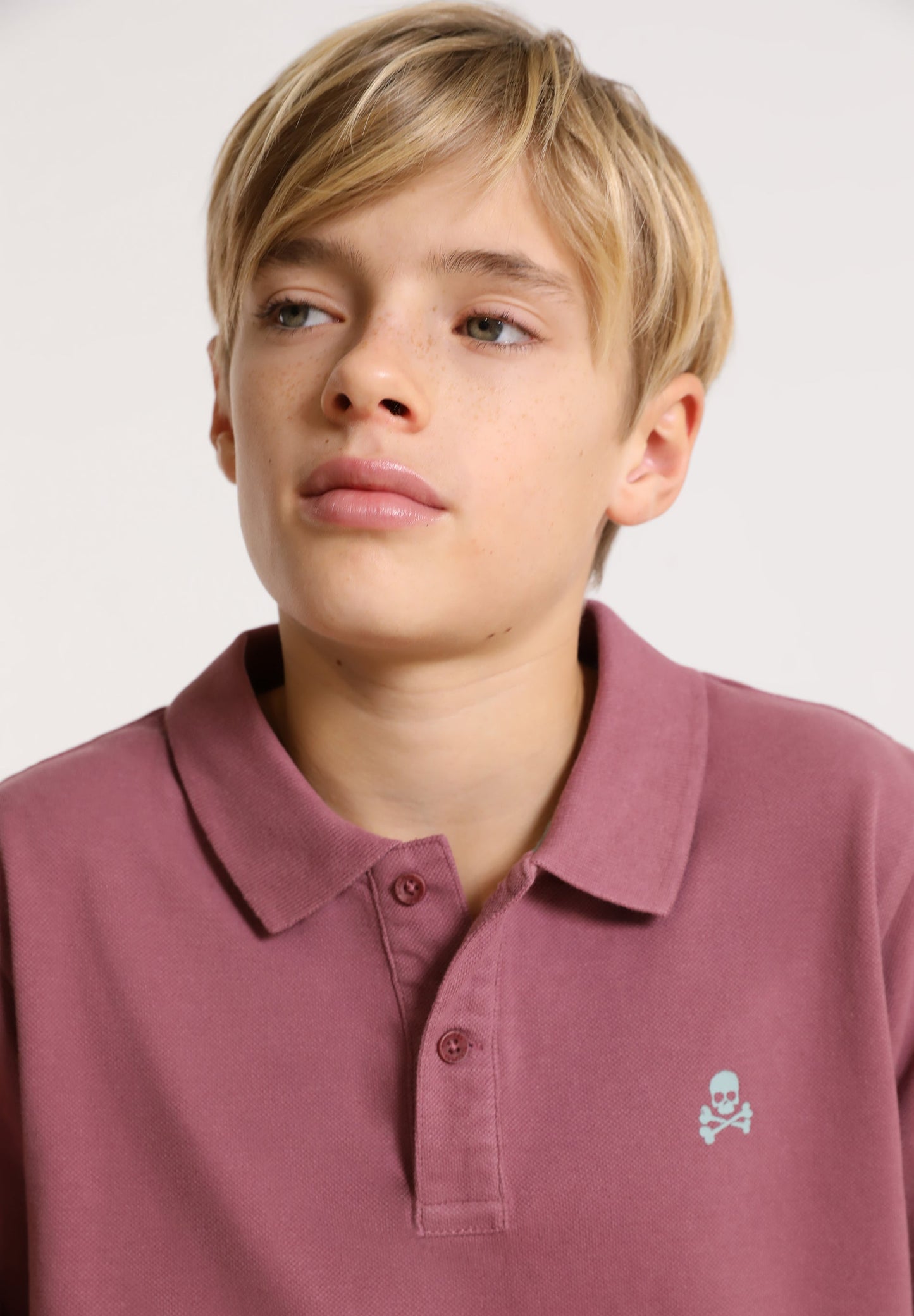 POLO BÁSICO CALAVERA