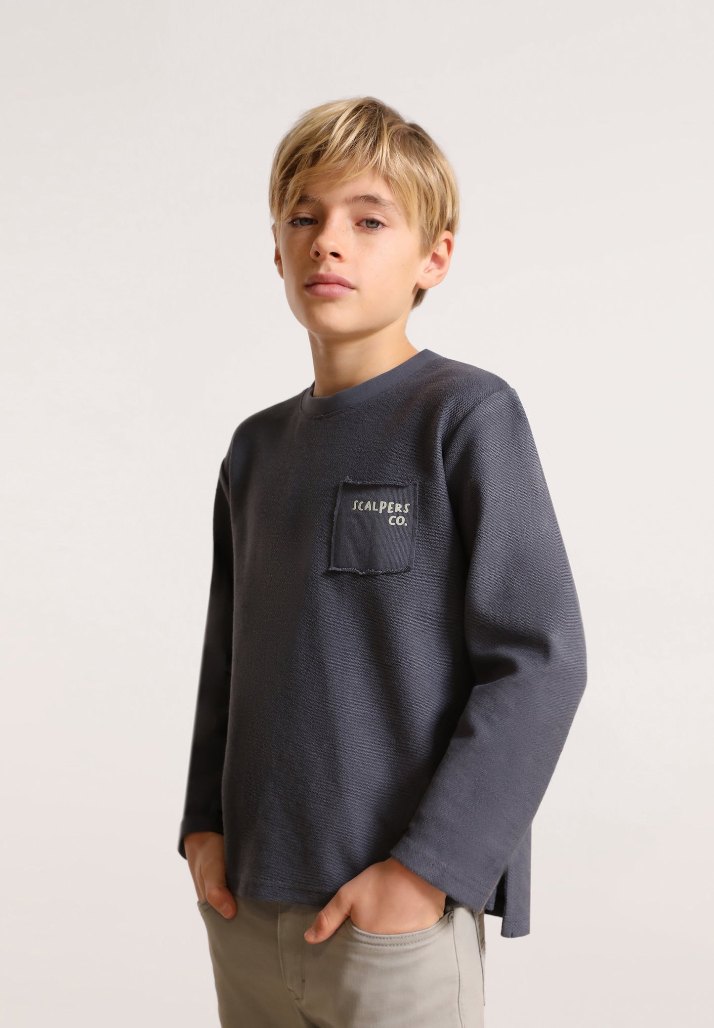 SUDADERA CALAVERA RELIEVE