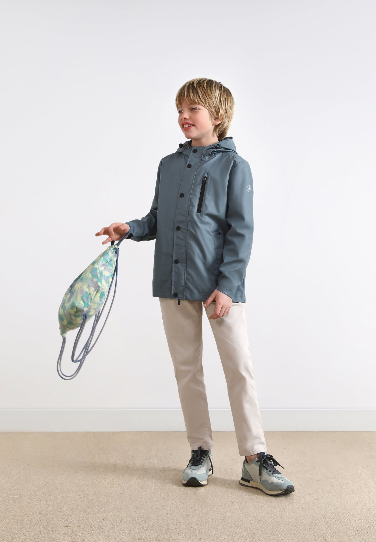 CHAQUETA IMPERMEABLE LIGERA