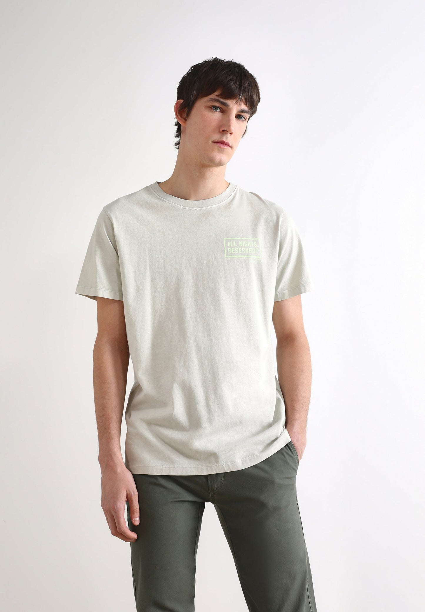 CAMISETA PRINT CONTRASTE