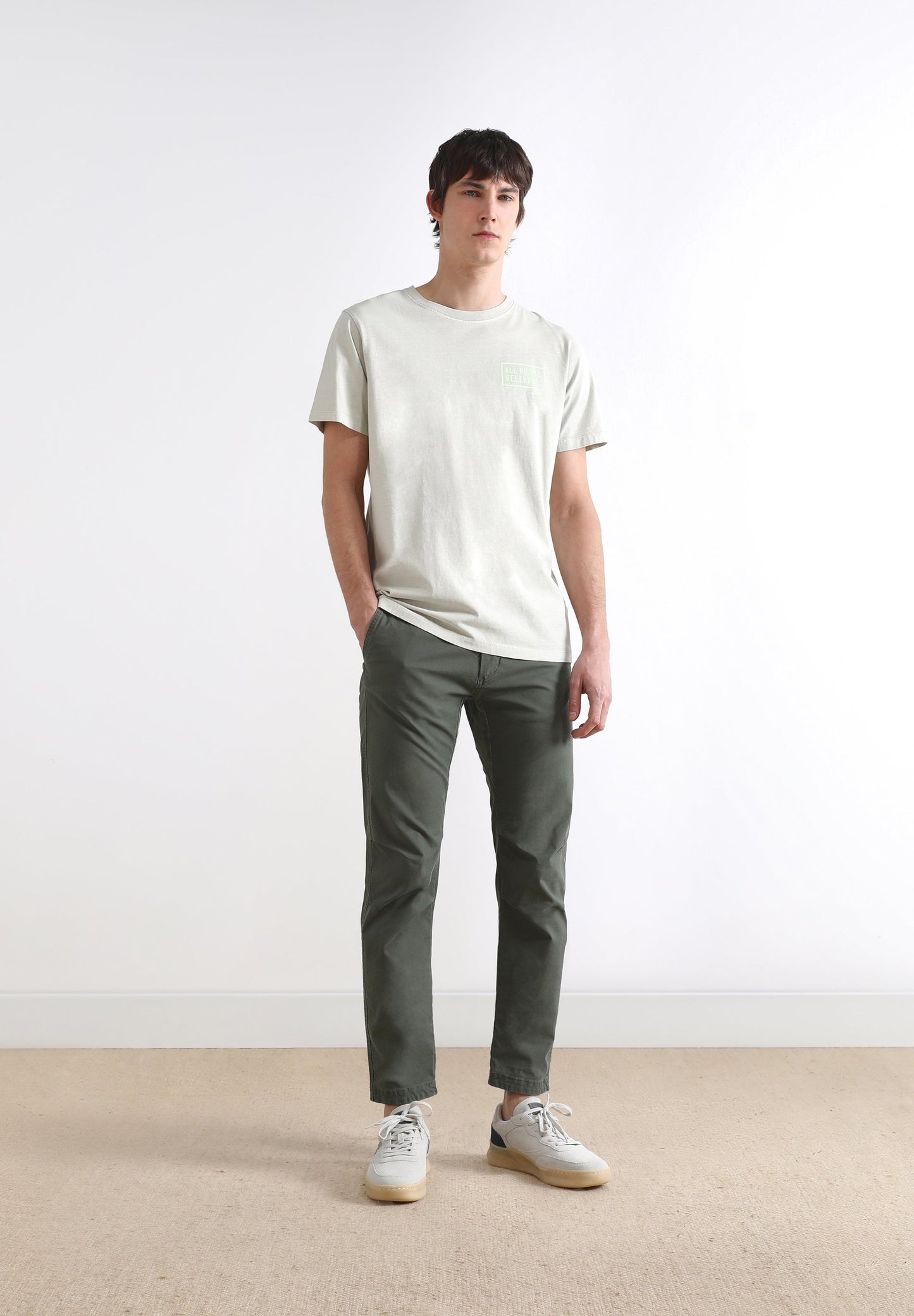 CAMISETA PRINT CONTRASTE