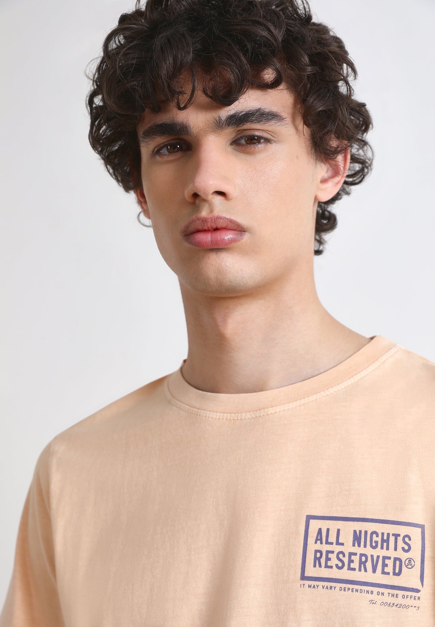 CAMISETA PRINT CONTRASTE