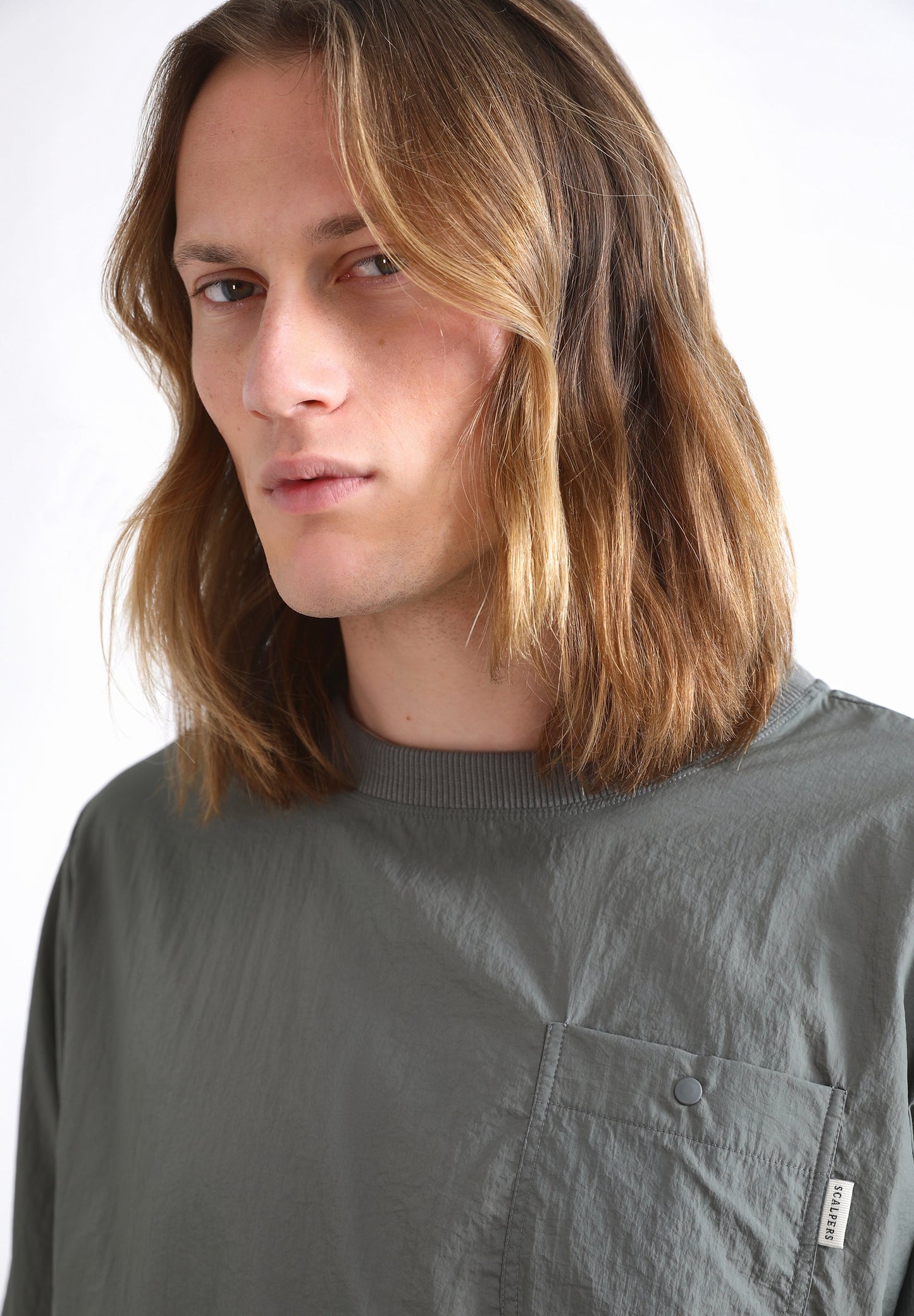 SUDADERA LIGERA TÉCNICA
