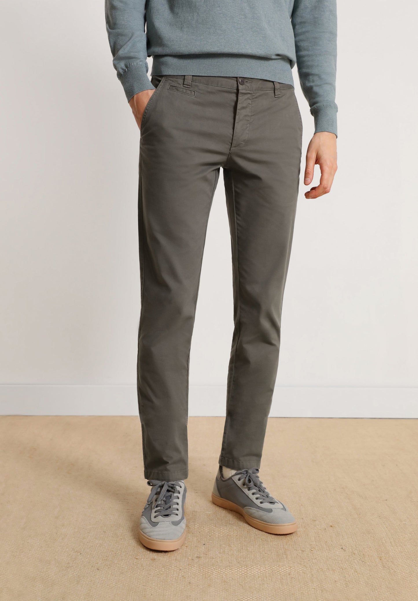 PANTALÓN CHINO CASUAL