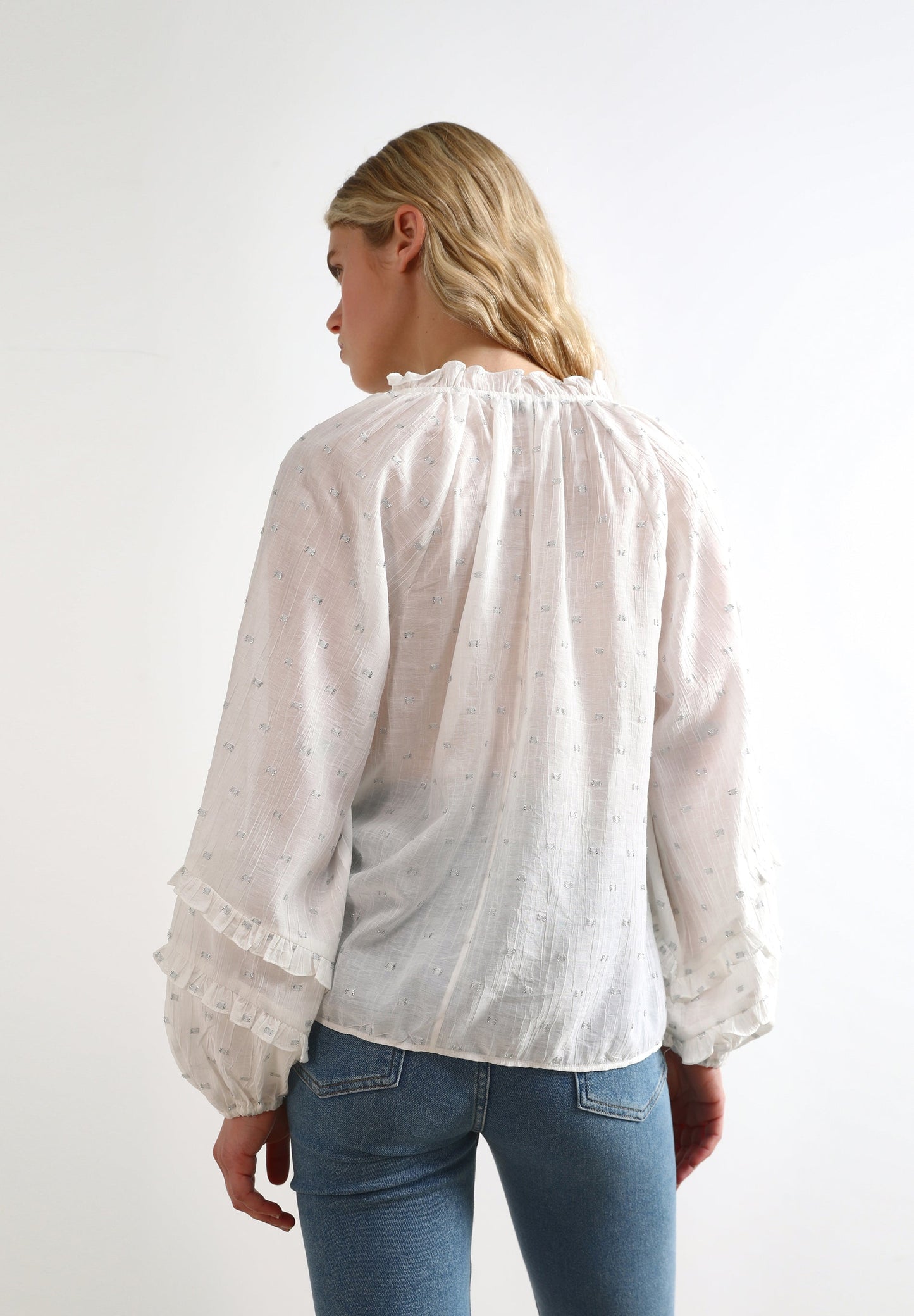 BLUSA DETALLES METALIZADOS