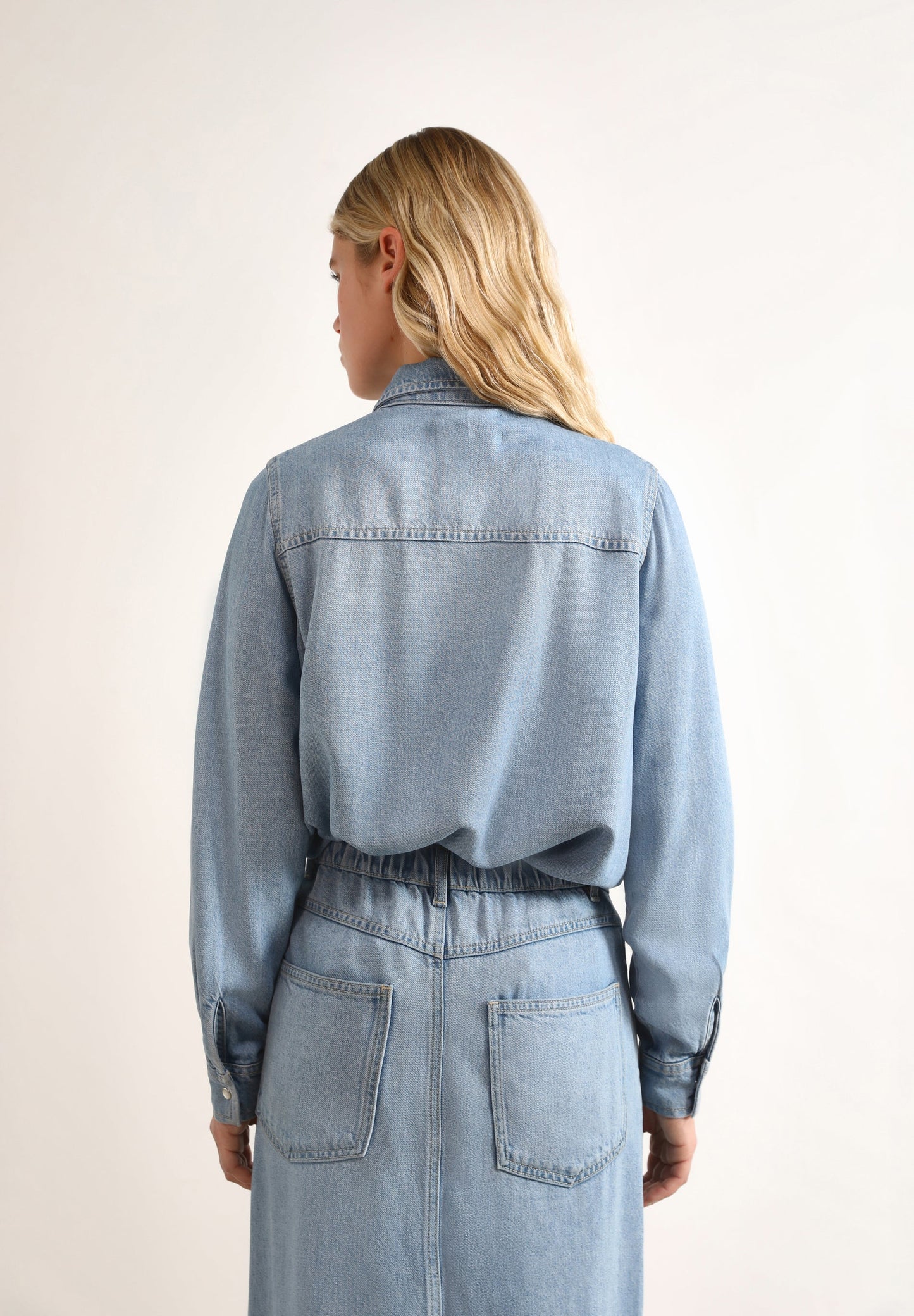 CAMISA DENIM TACHAS