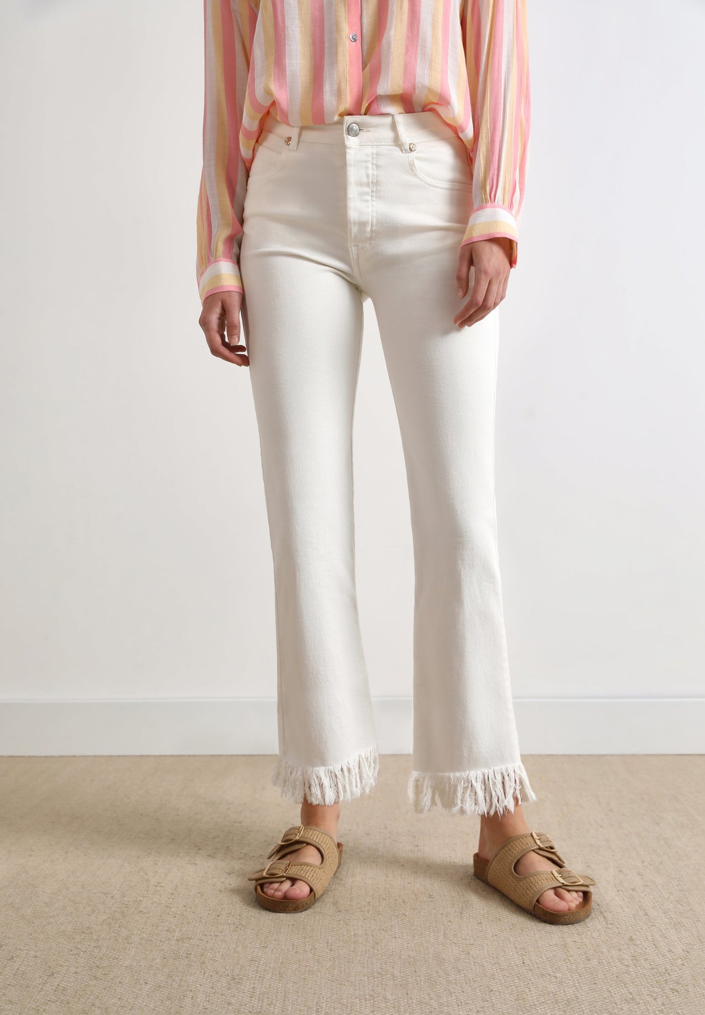 PANTALÓN DESFLECADO