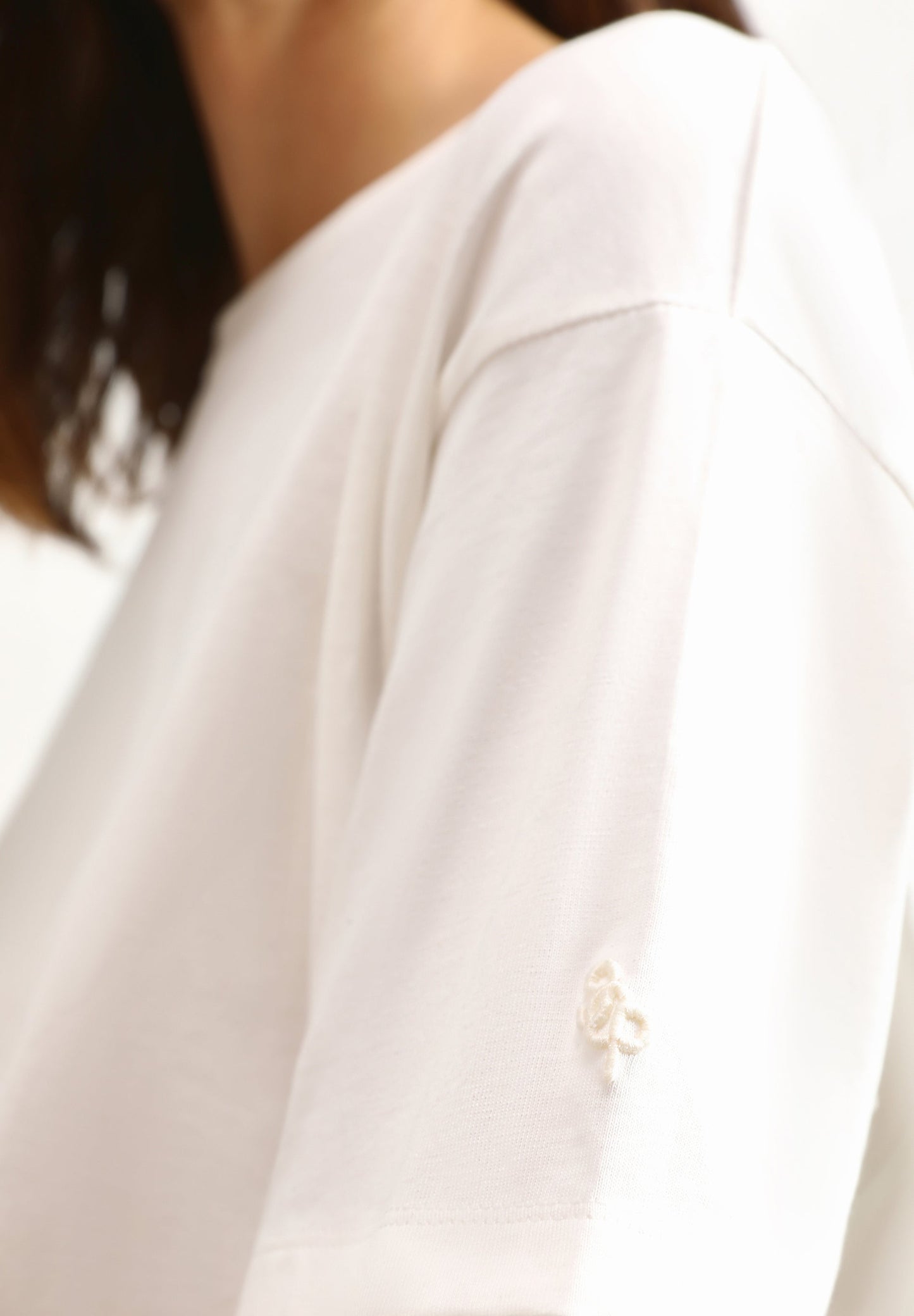 CAMISETA DETALLE TRASERO