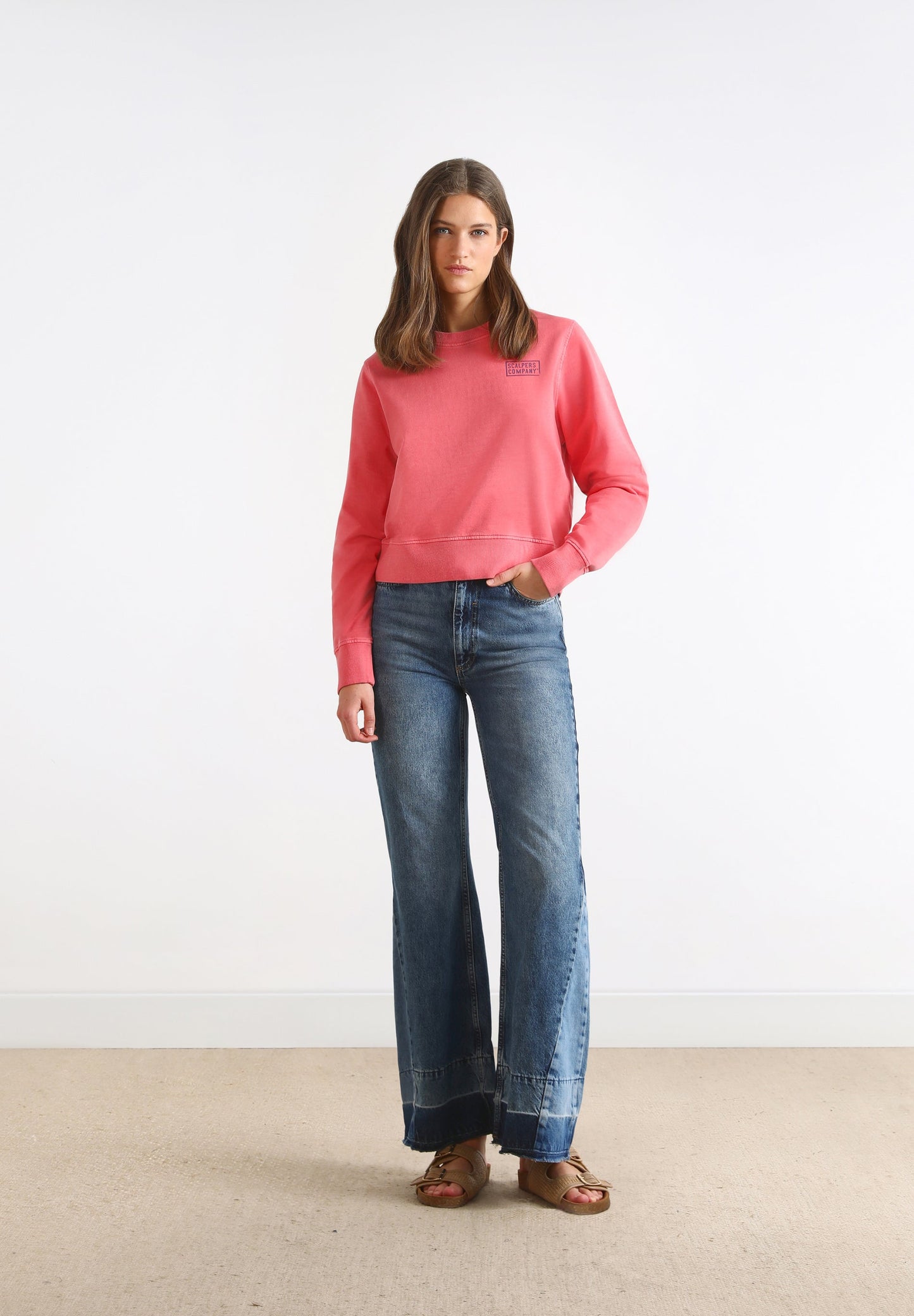 BACK COLOR SWEATER