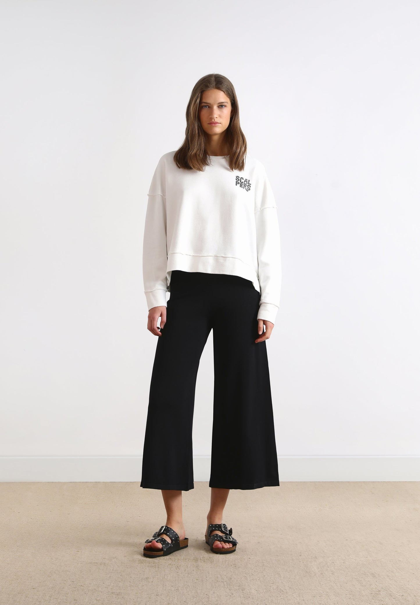FLOW SWEATER
