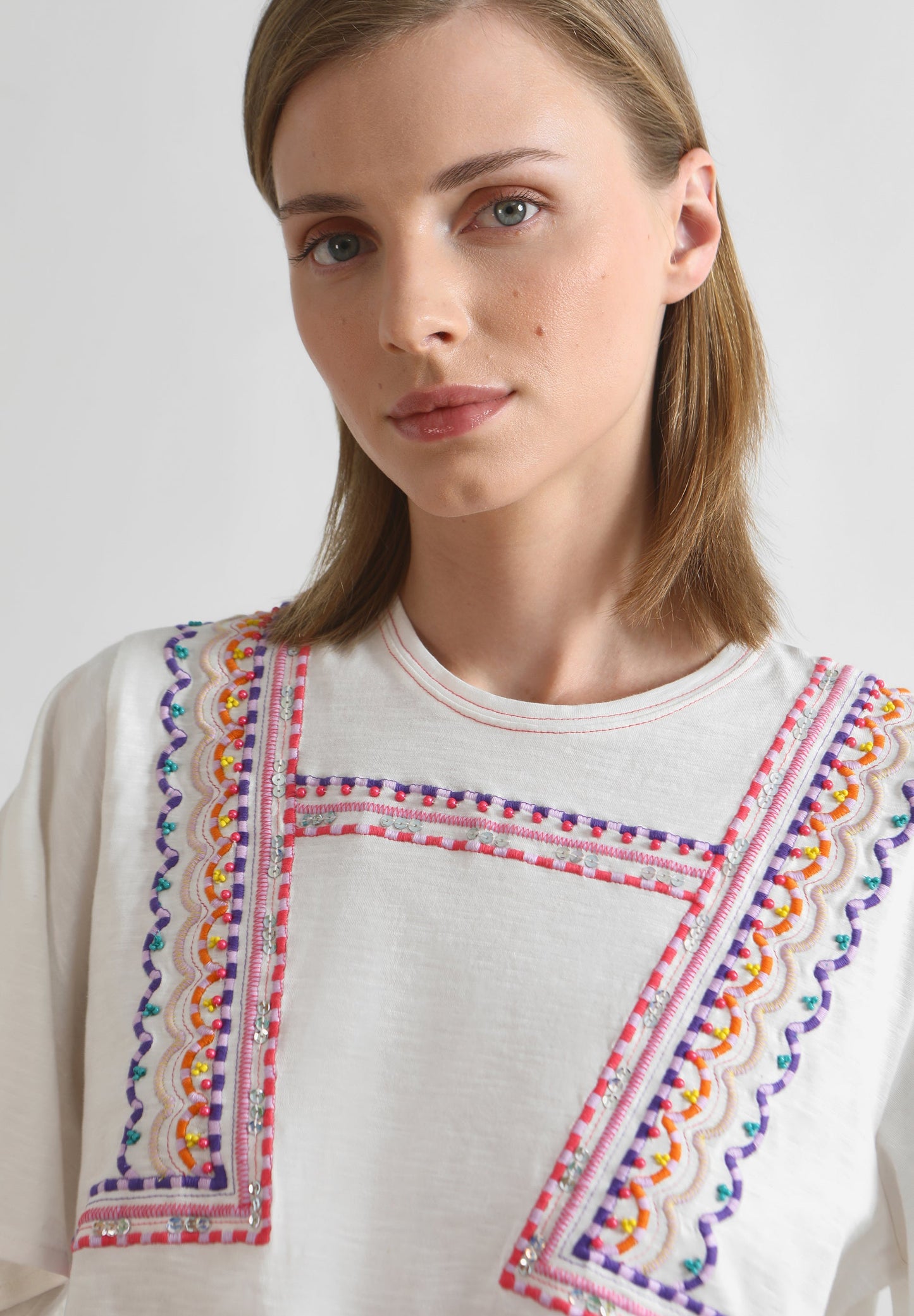 ETNIC EMB TEE