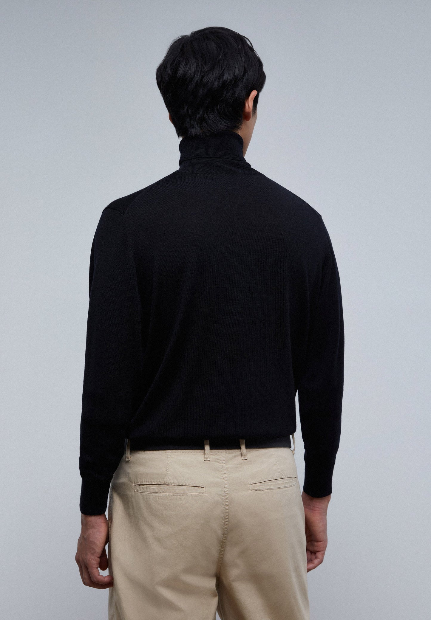 CLASSIC ROLL NECK