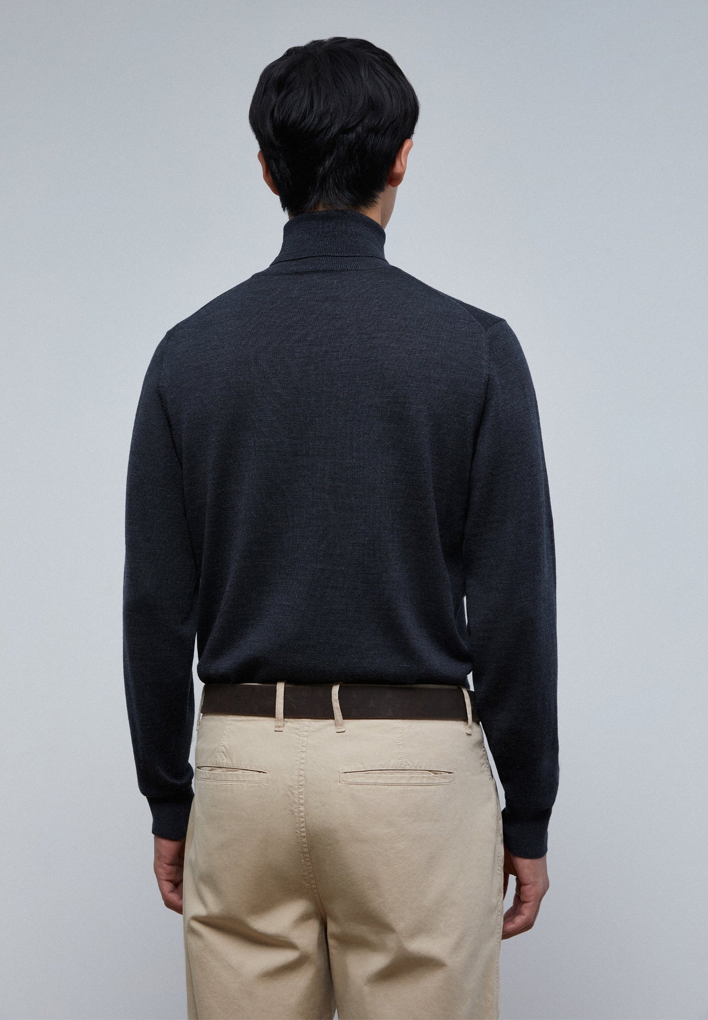 CLASSIC ROLL NECK