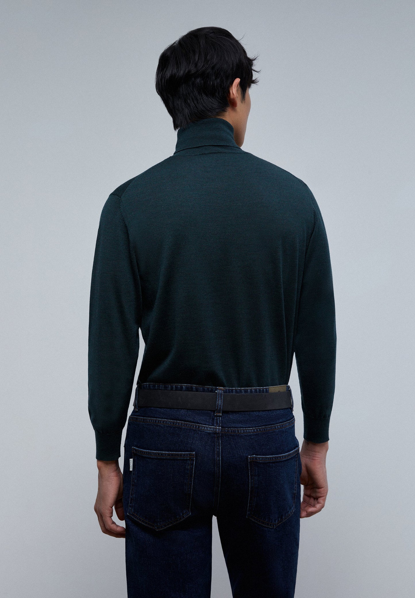 CLASSIC ROLL NECK