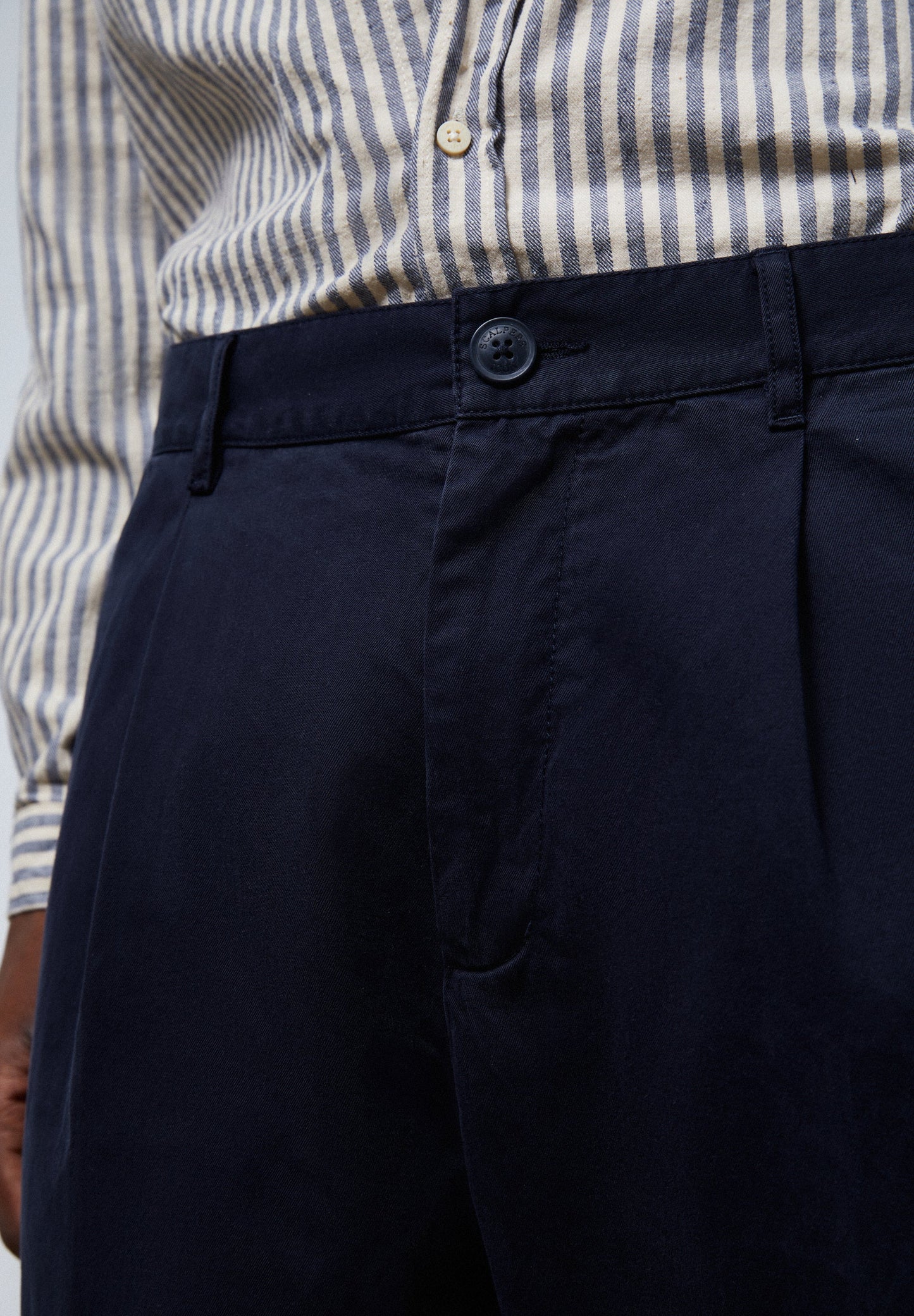 PANTALÓN CHINO PREMIUM PINZAS