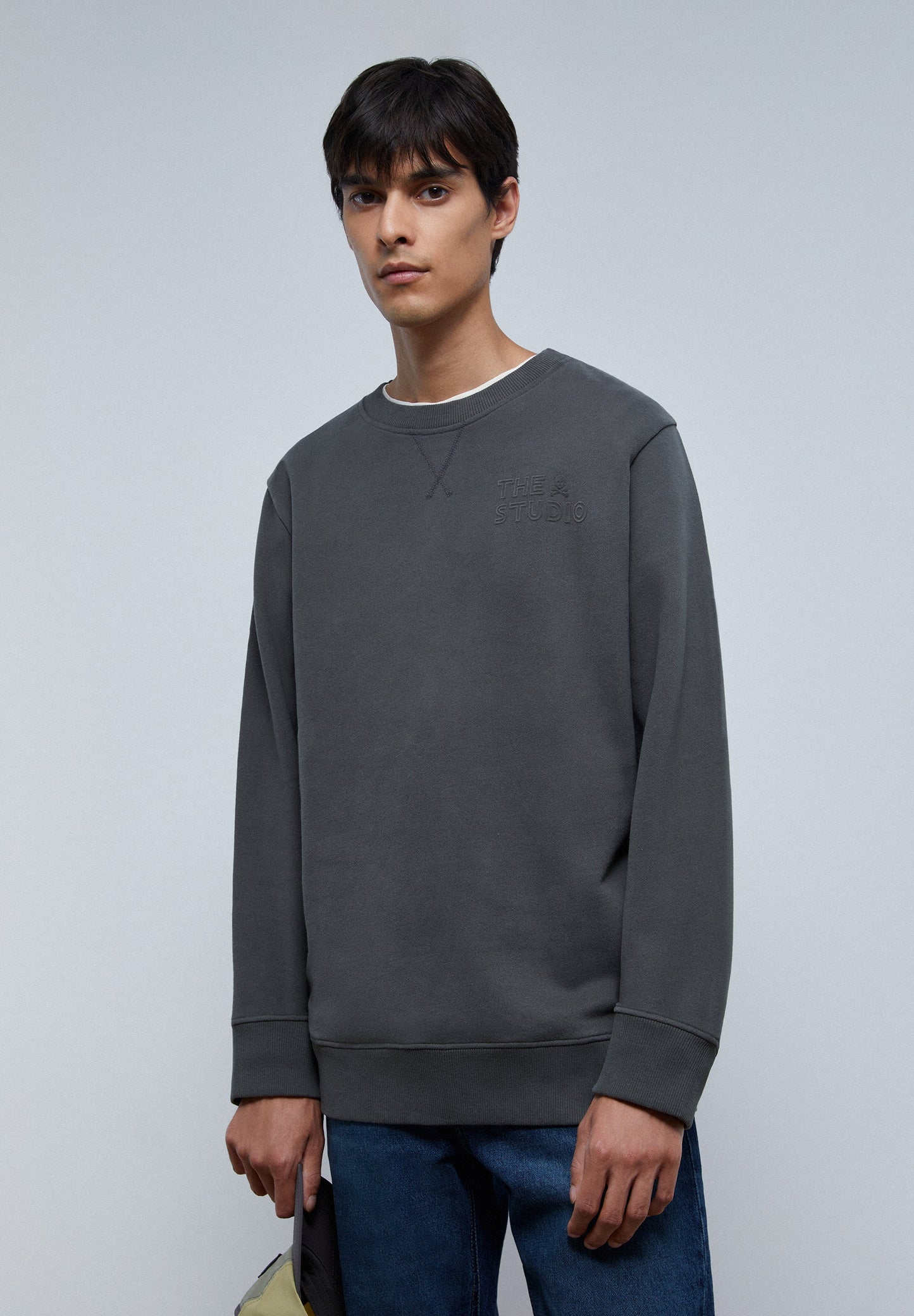 STUDIO SWEATER