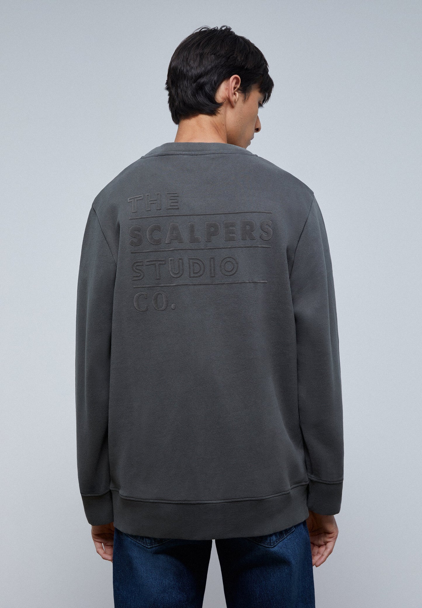 STUDIO SWEATER