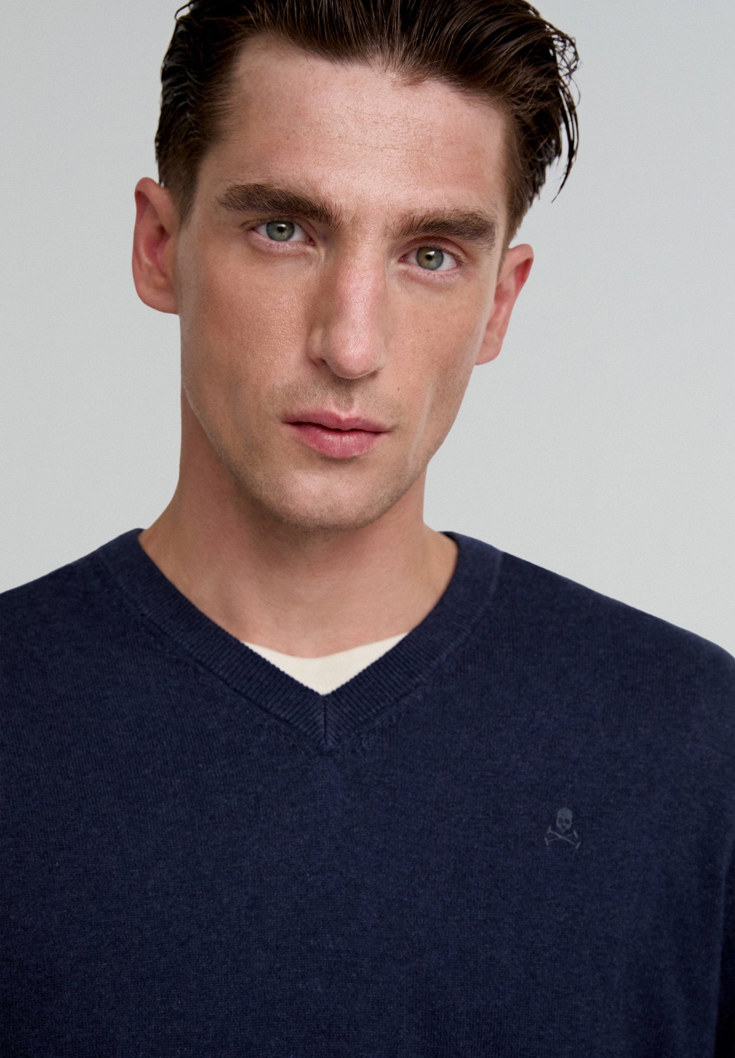 BASIC V NECK TRICOT