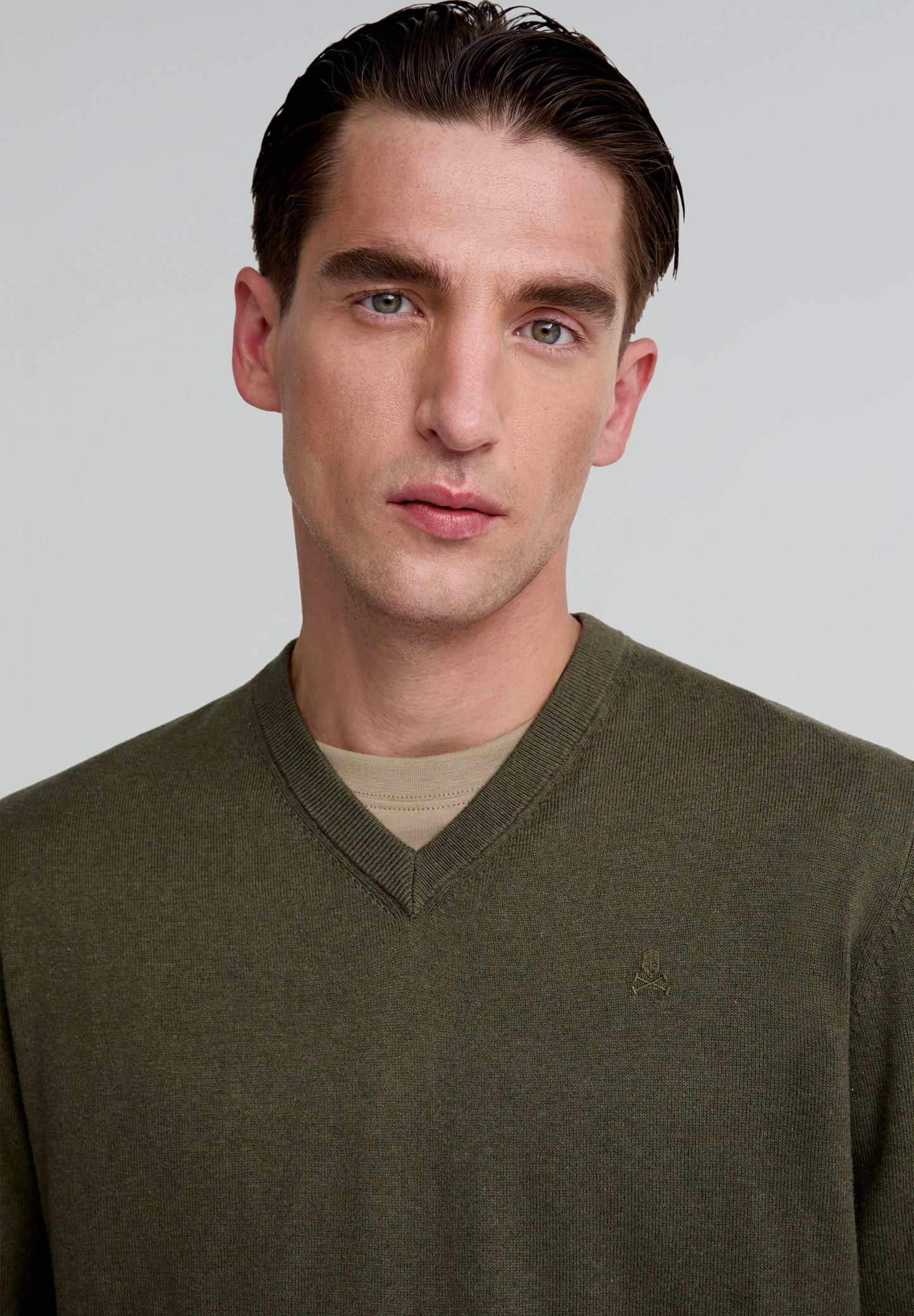 BASIC V NECK TRICOT