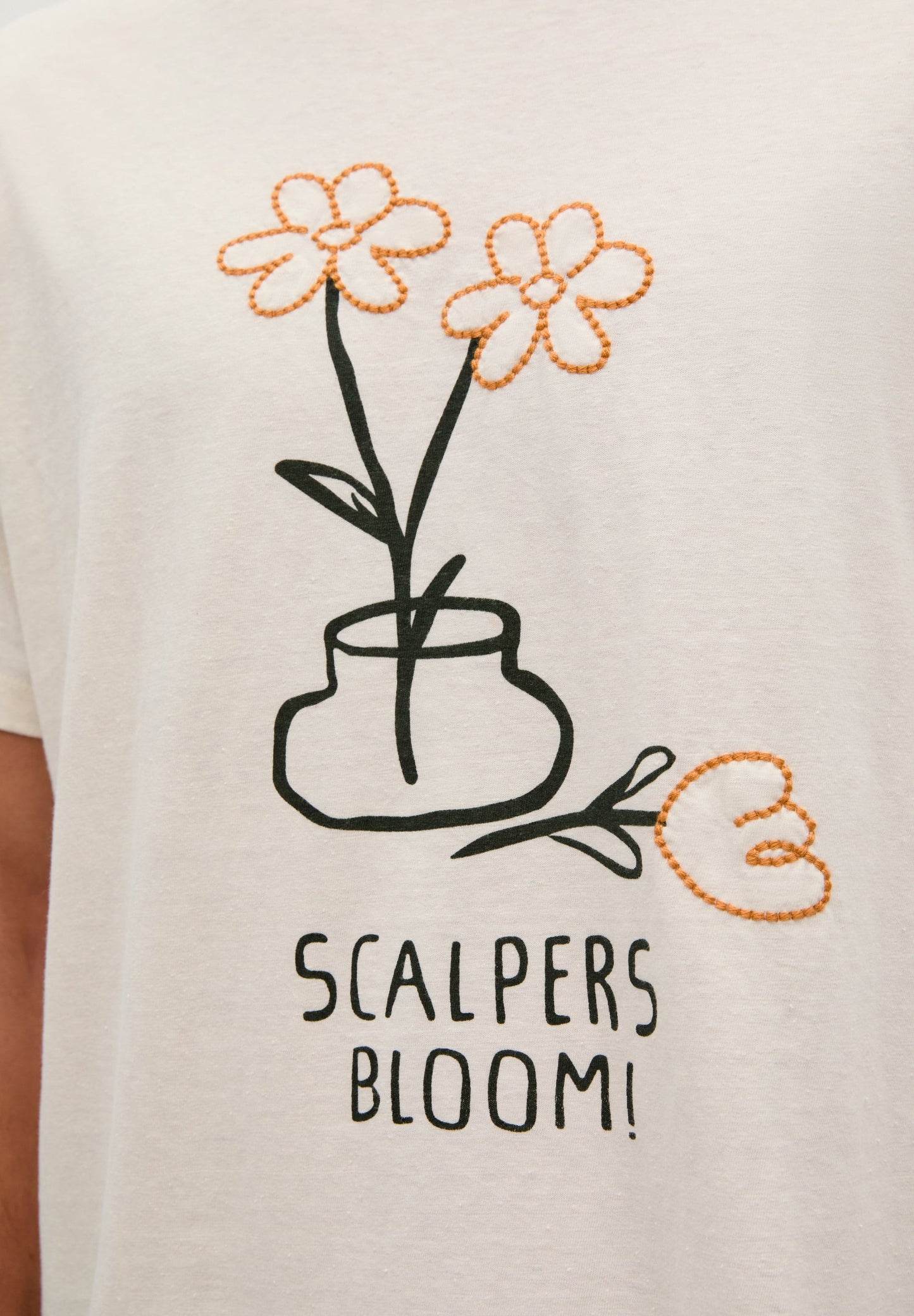 CAMISETA BLOOM BORDADA