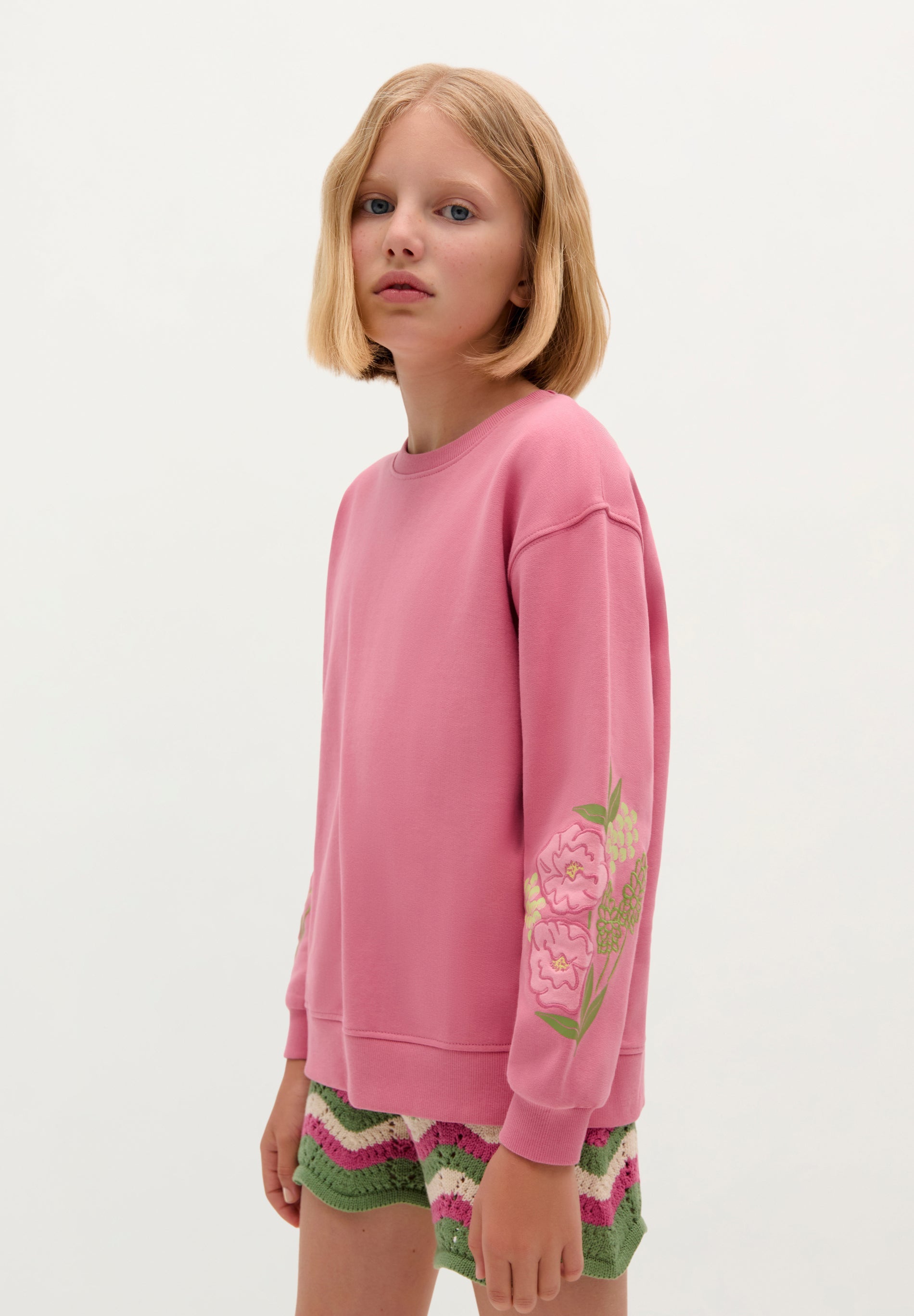 SUDADERA BORDADOS FLORES