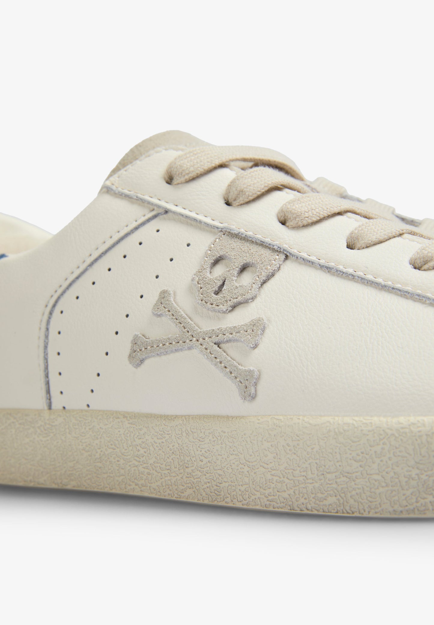 SNEAKERS BAJAS CALAVERA LATERAL