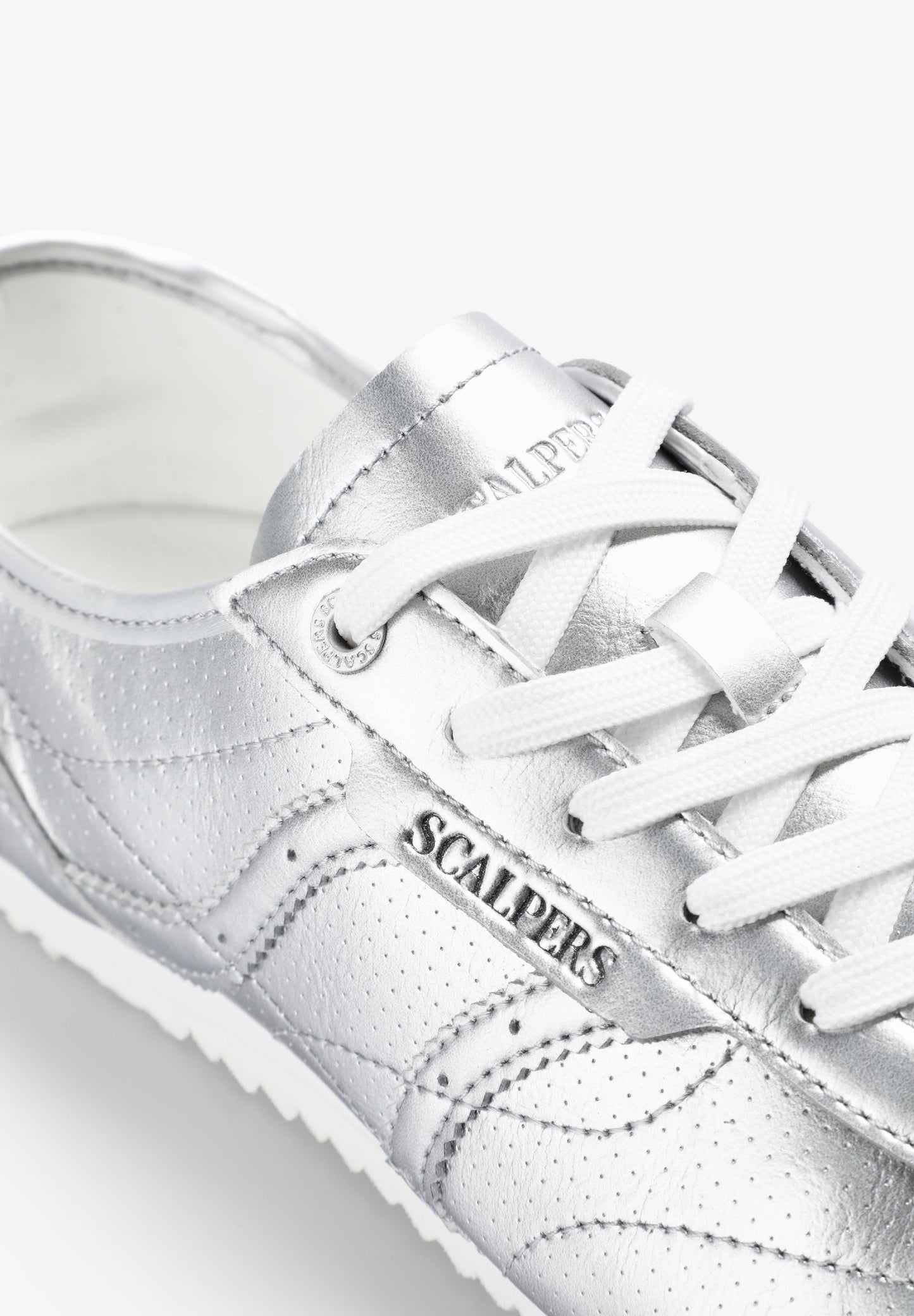 SNEAKERS BAJAS METALIZADAS