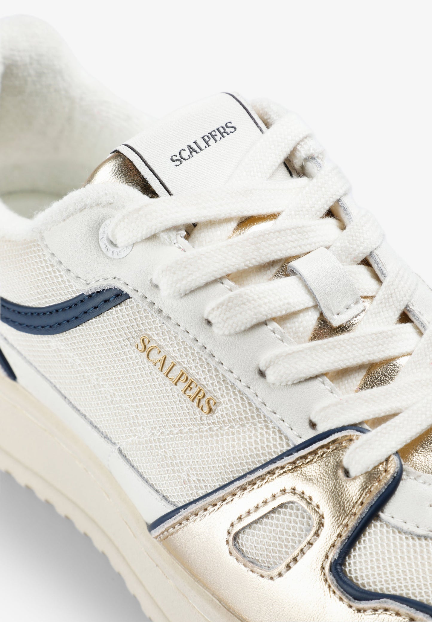 SNEAKERS CALAVERA CONTRASTE