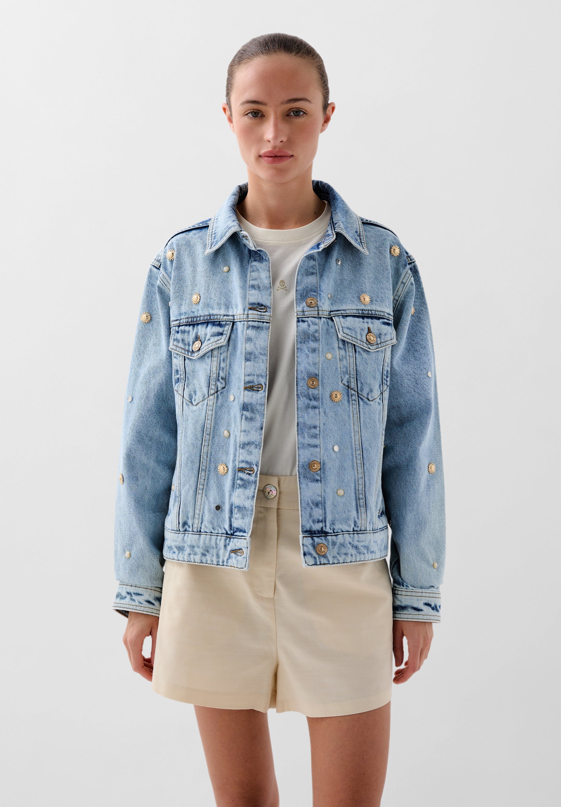 CAZADORA DENIM TACHUELAS