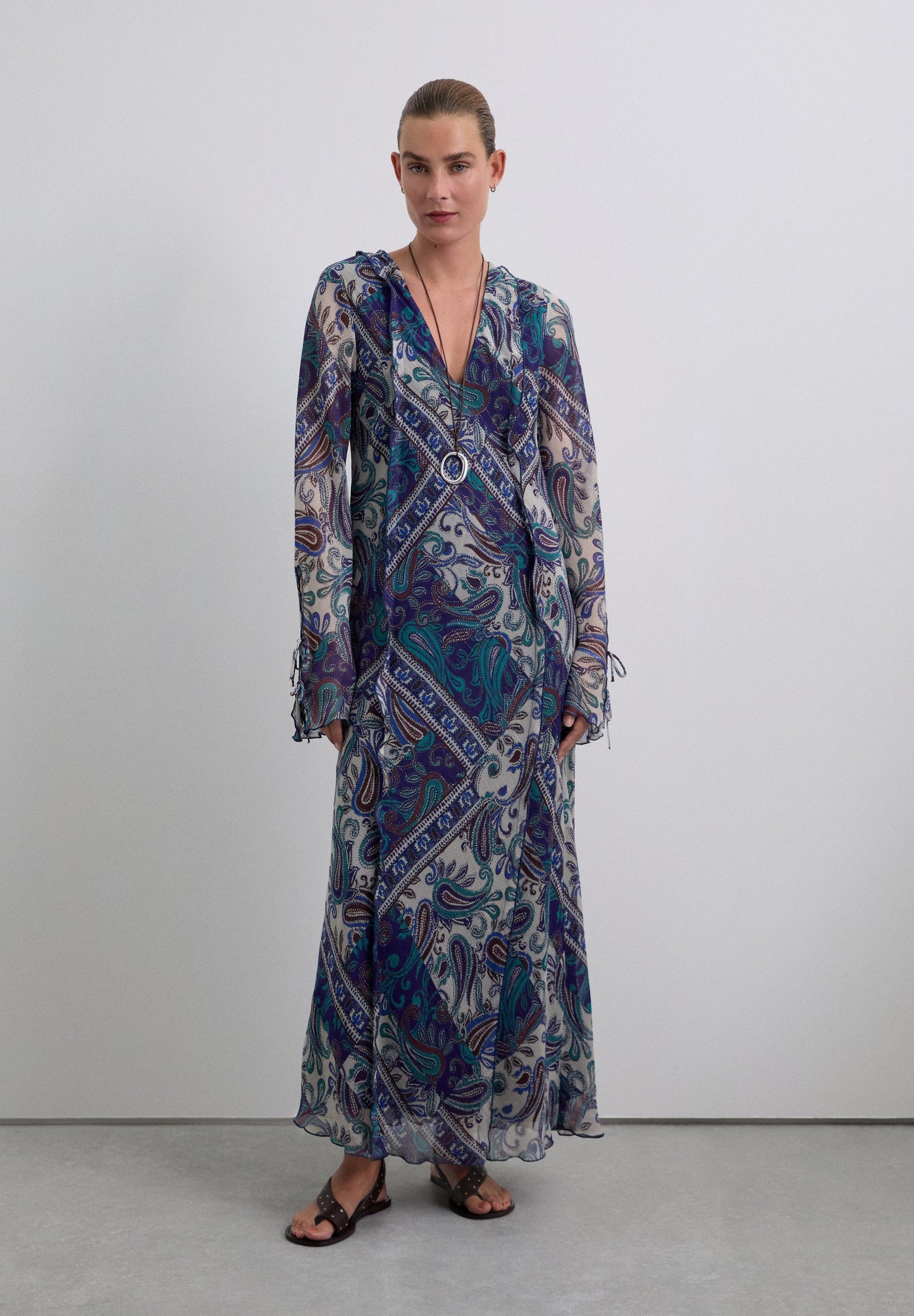 VESTIDO LARGO FLUIDO PAISLEY