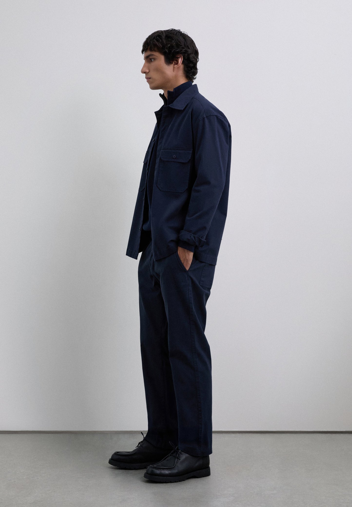 PANTALÓN SARGA REGULAR FIT