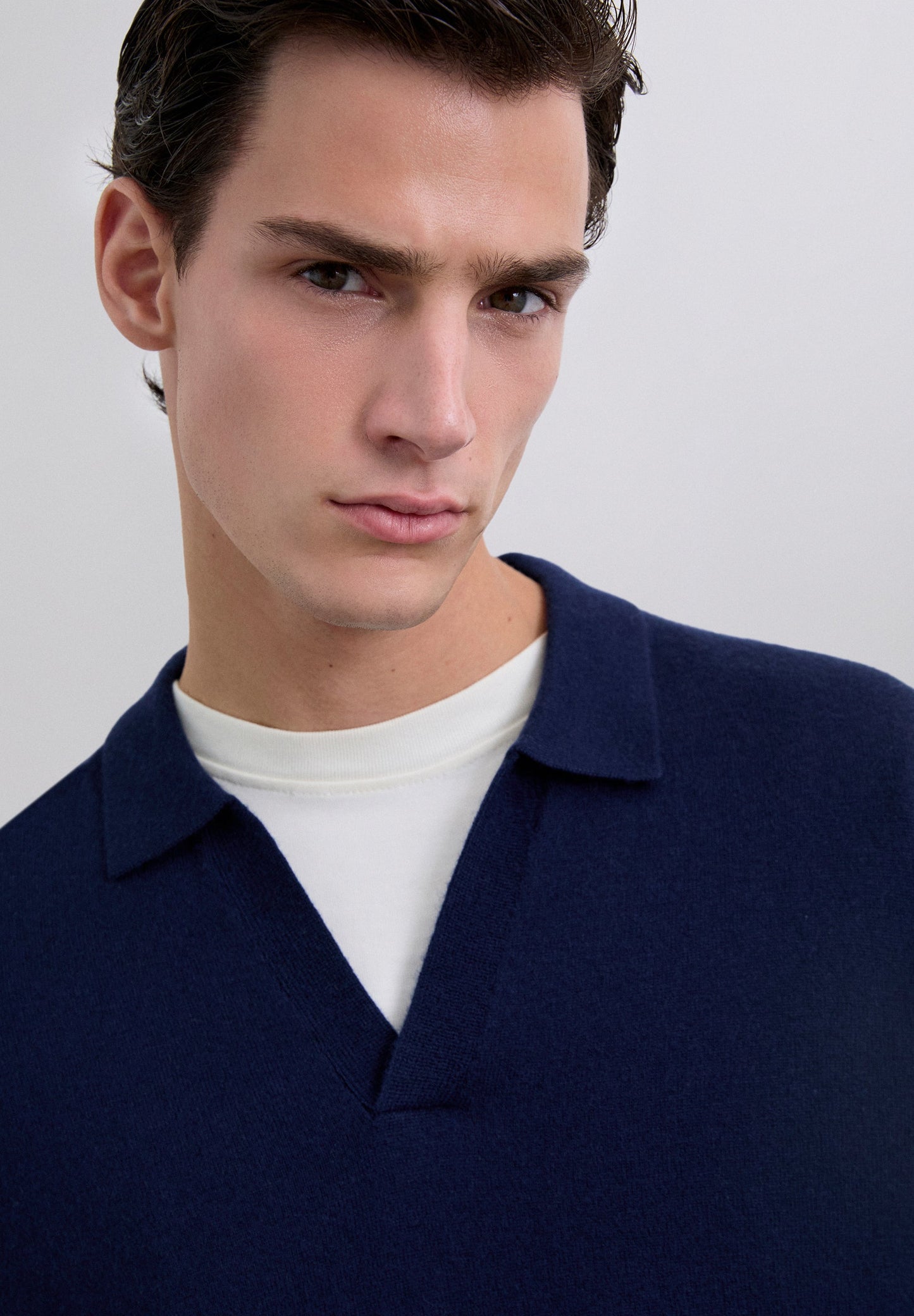 JERSEY POLO CUELLO PICO LANA