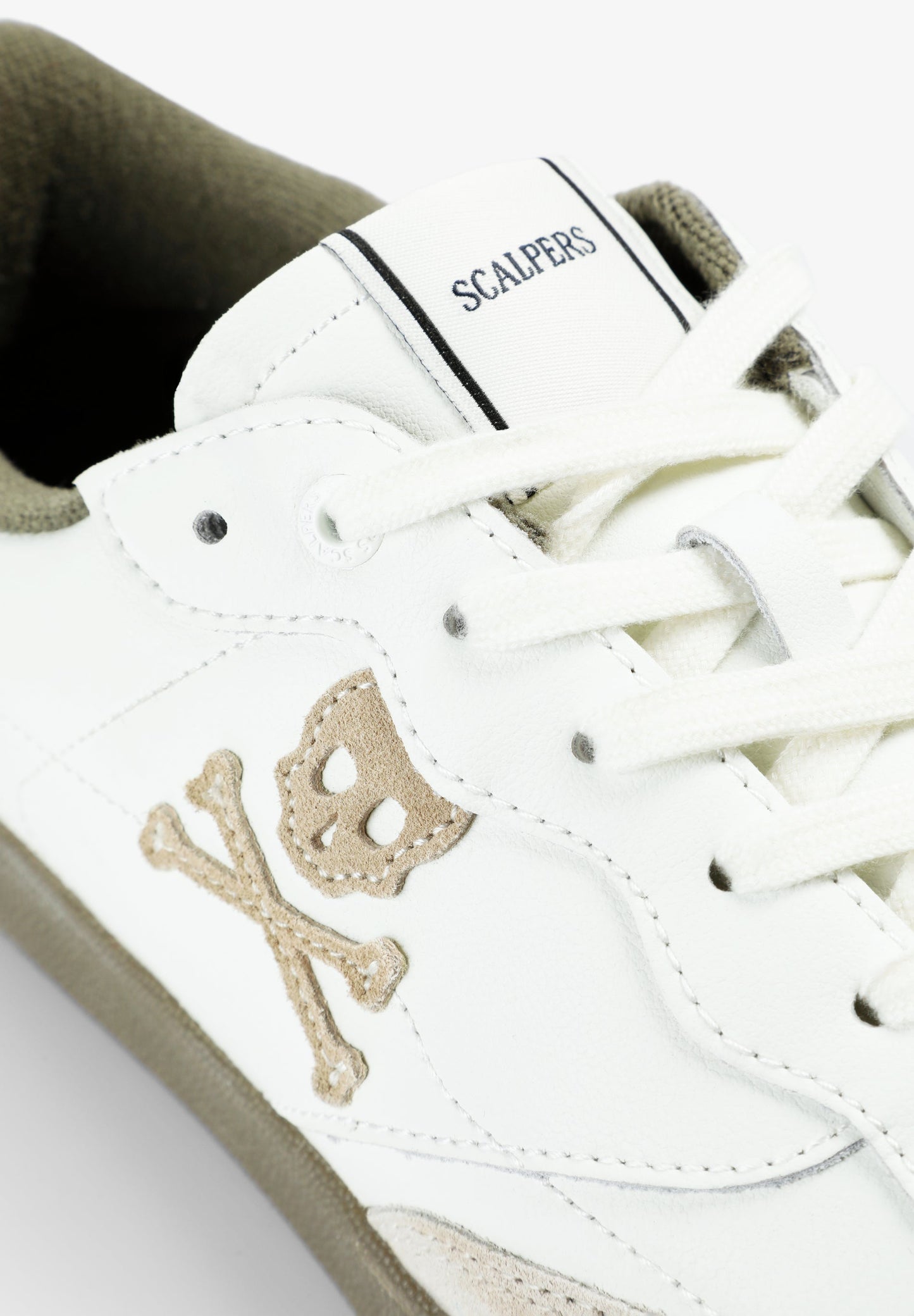 SNEAKERS CALAVERA PIEL