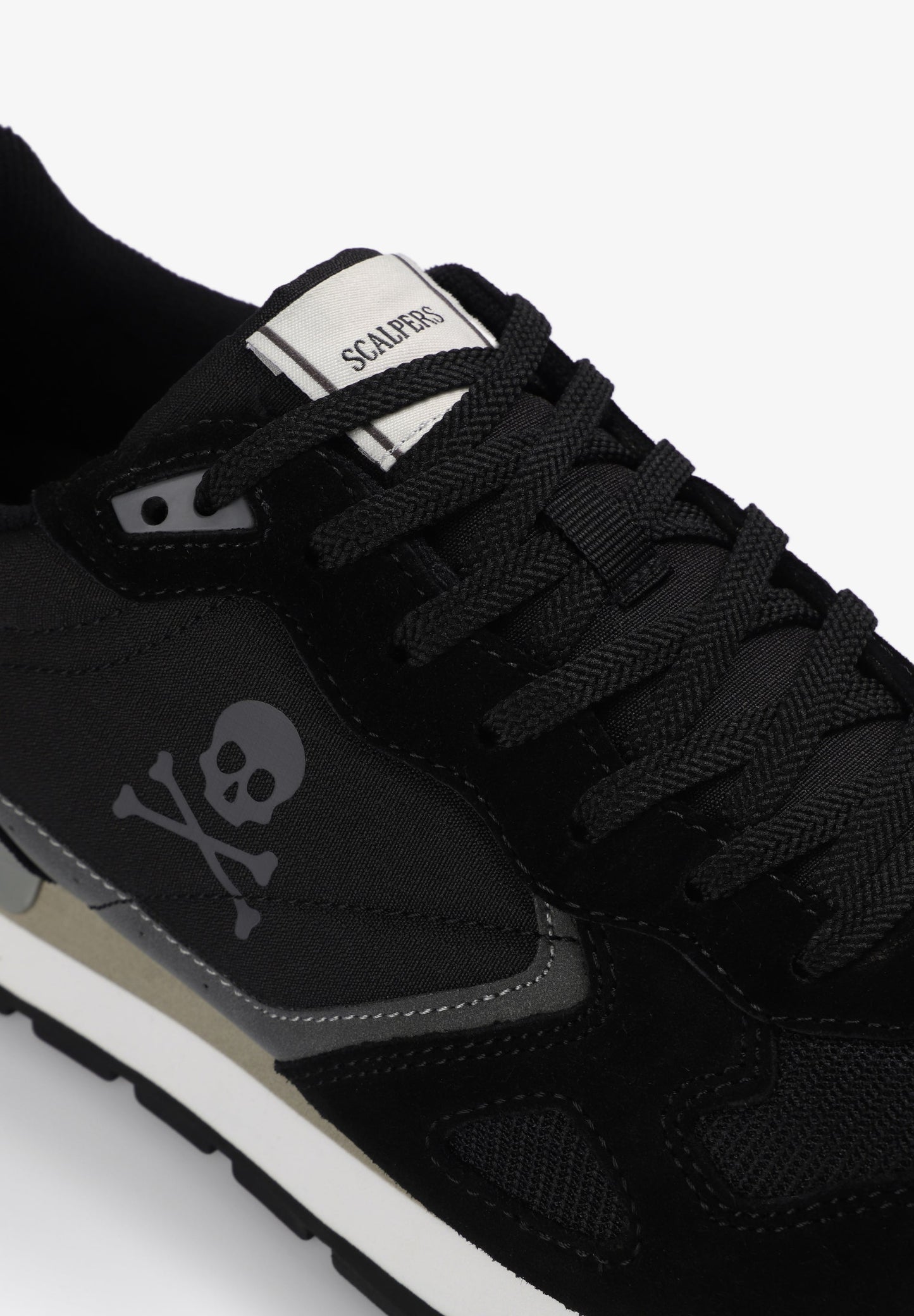 SNEAKERS PIEL CALAVERA
