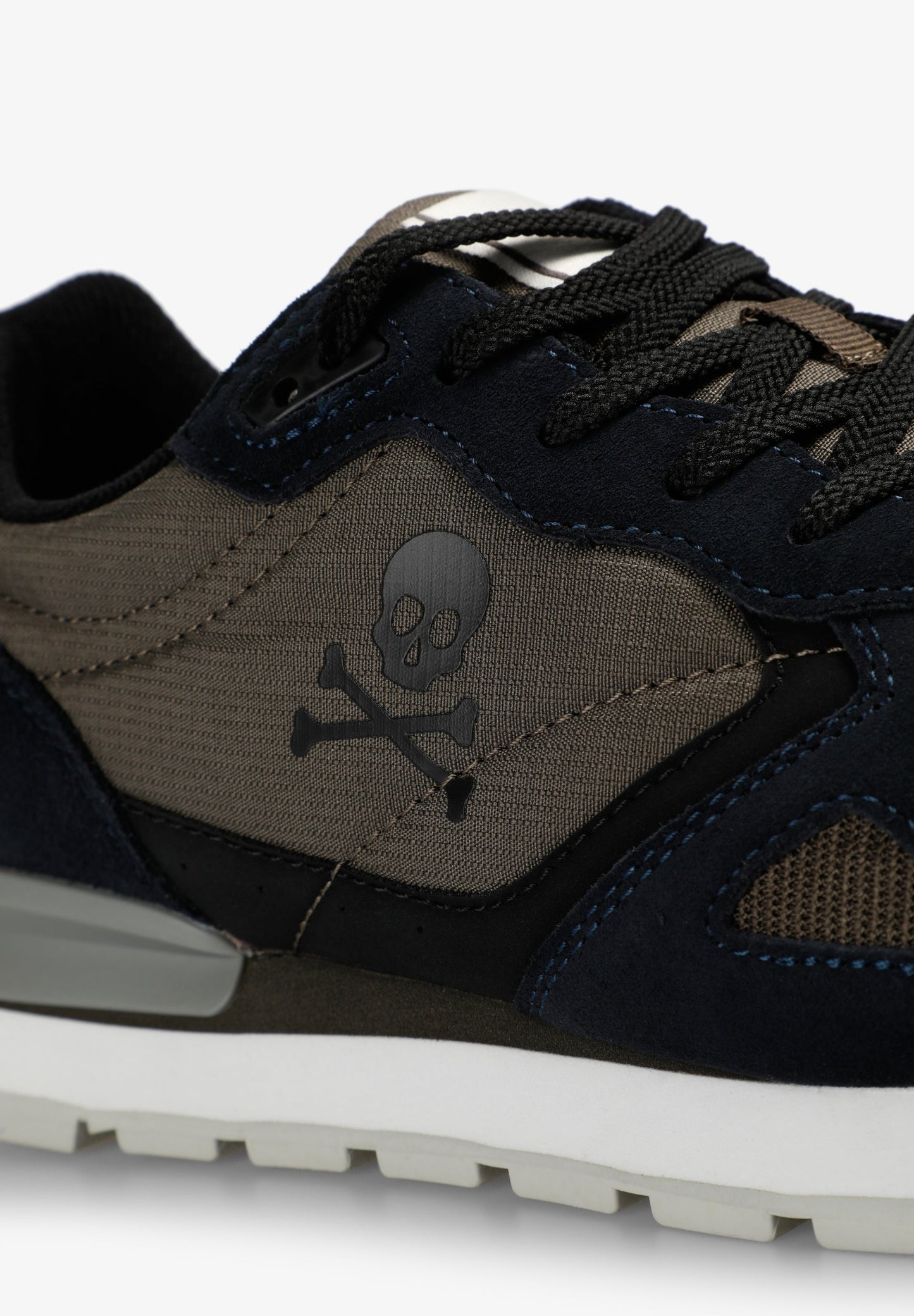 SNEAKERS PIEL CALAVERA
