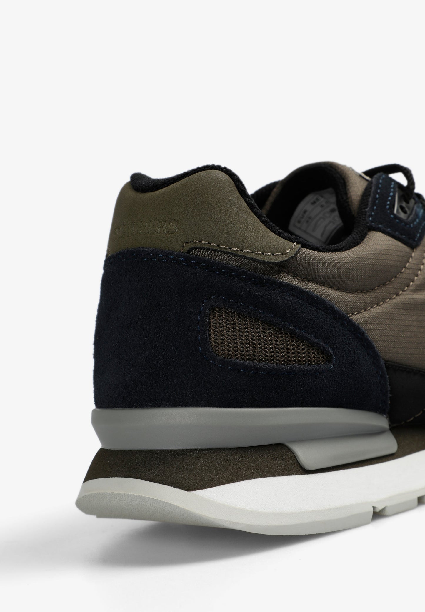 SNEAKERS PIEL CALAVERA