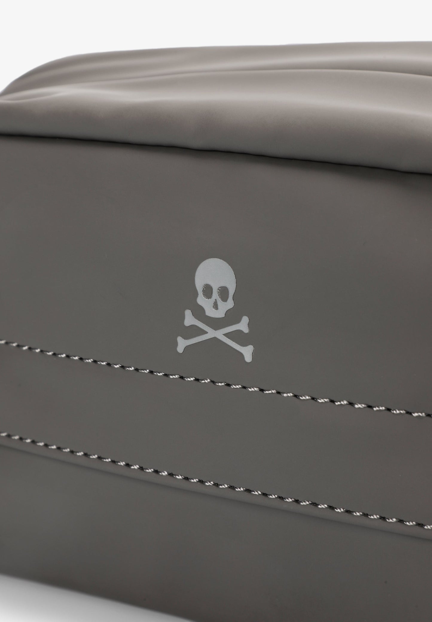 NECESER LOGO REFLECTANTE