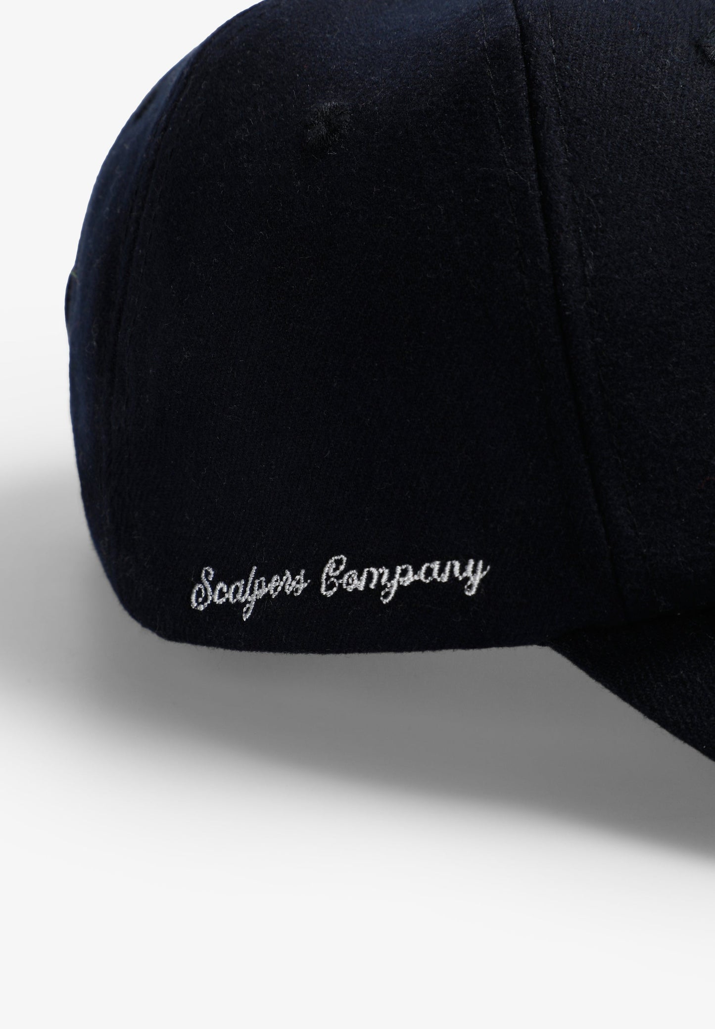 GORRA LANA BORDADA CONTRASTE