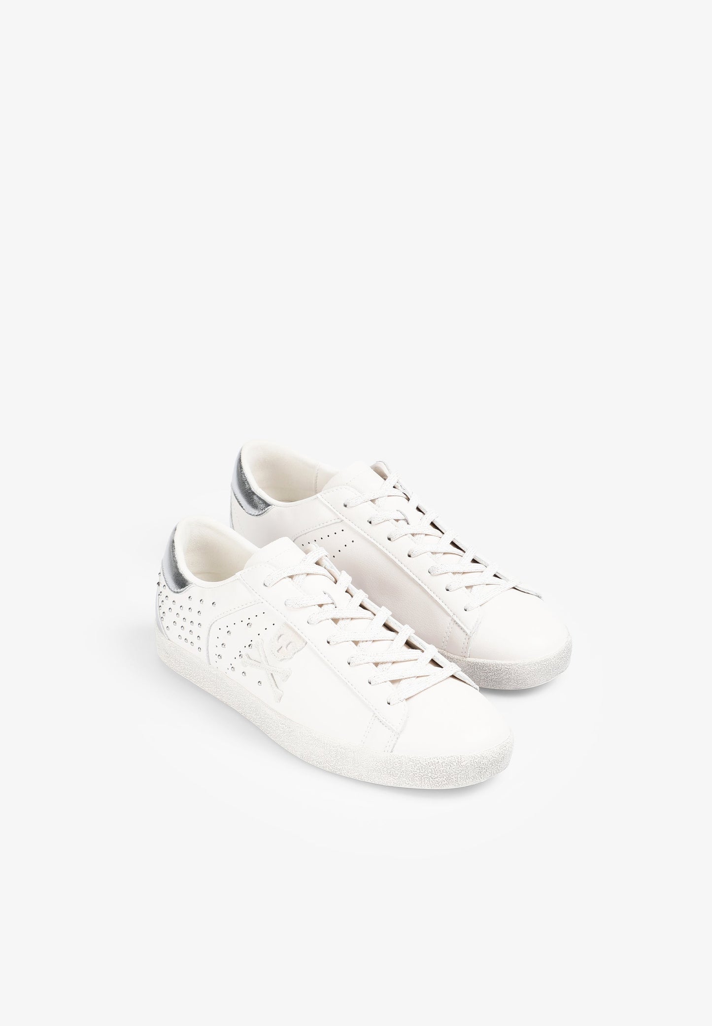 SNEAKERS TACHUELAS PIEL CALAVERA