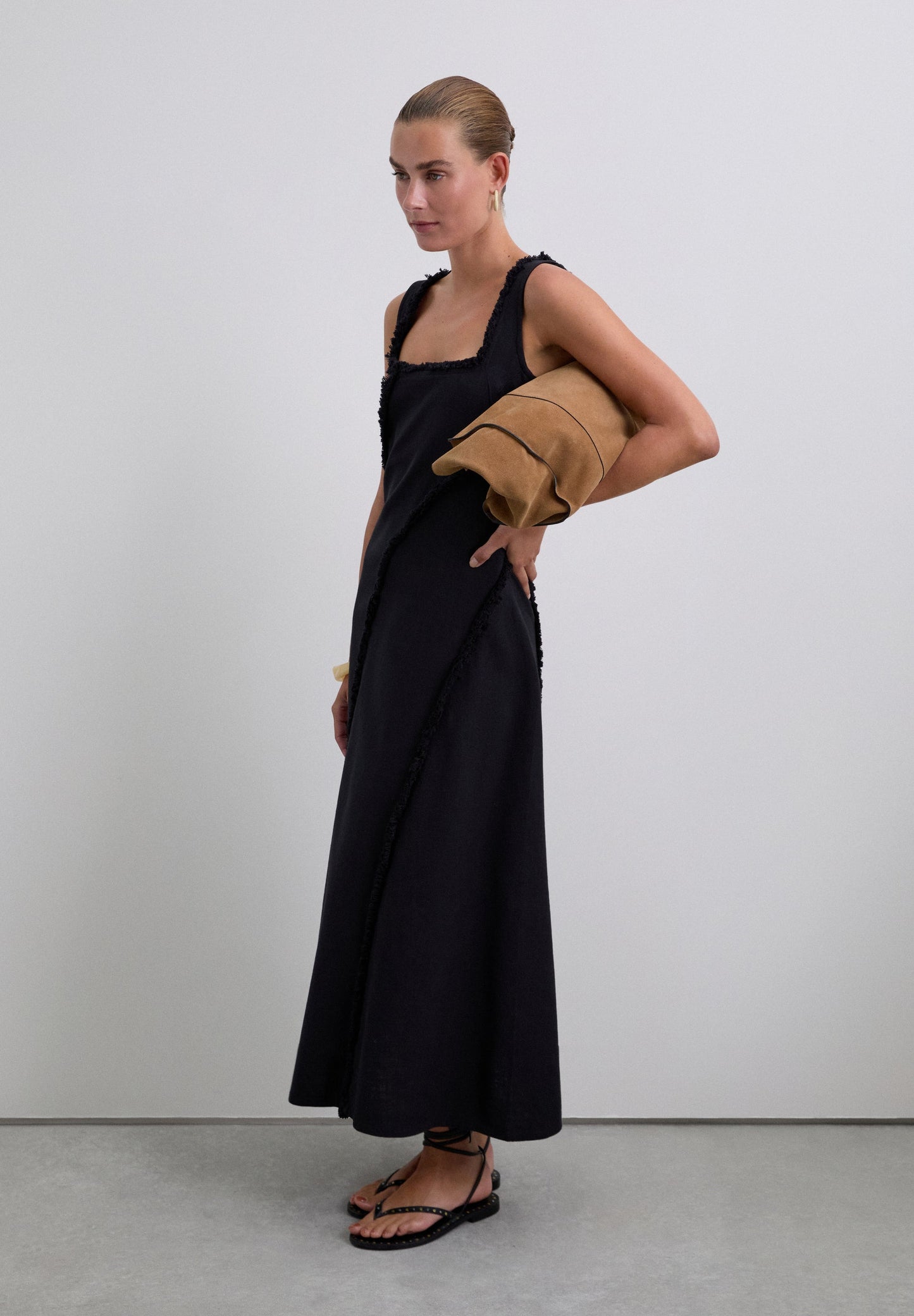 VESTIDO FLECOS DESPUNTADOS
