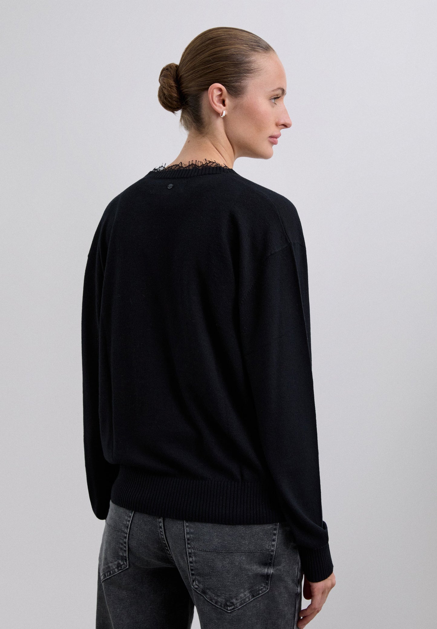 JERSEY ESCOTE V ENCAJE